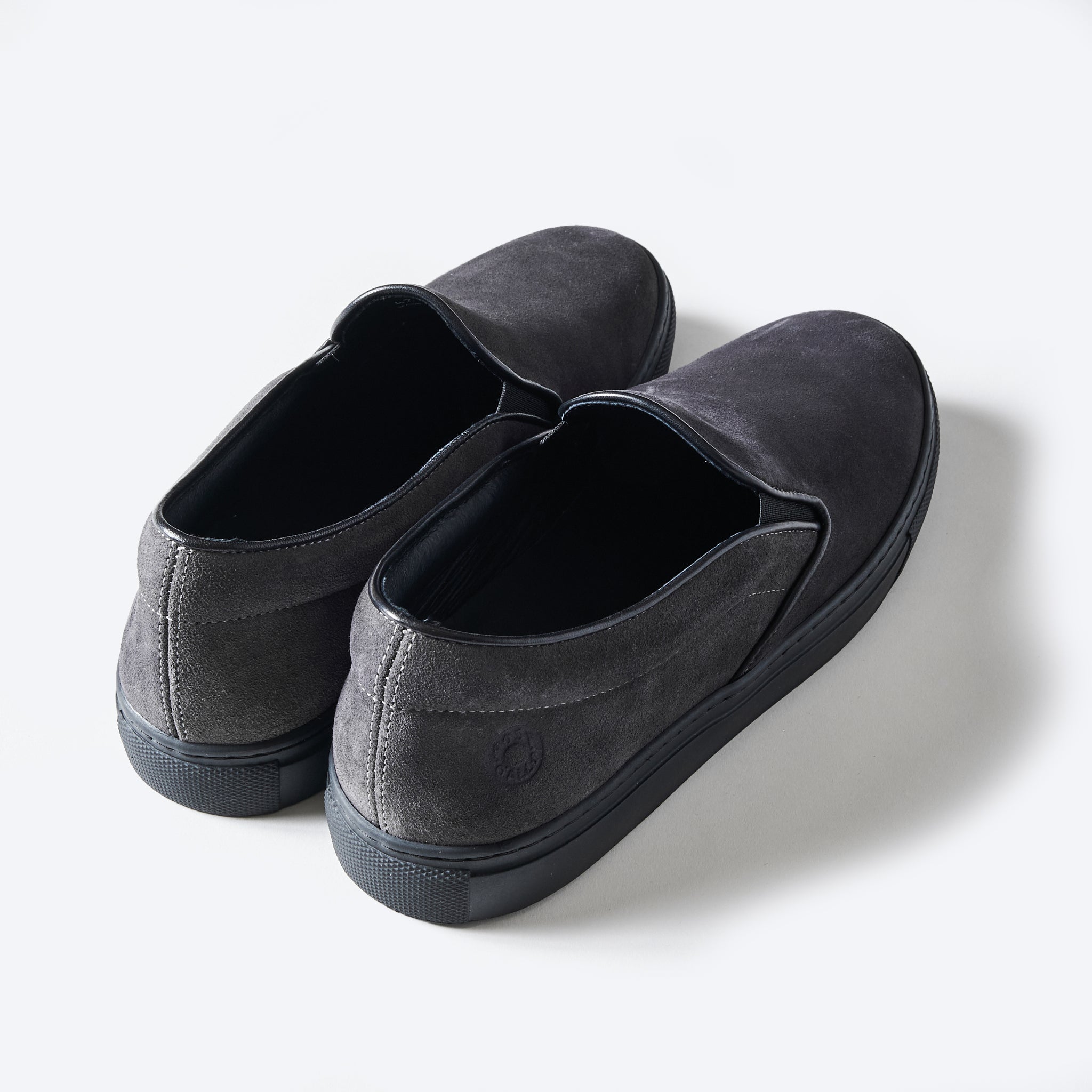 #P2000-SG POST x AMB slip-on : cow suede grey