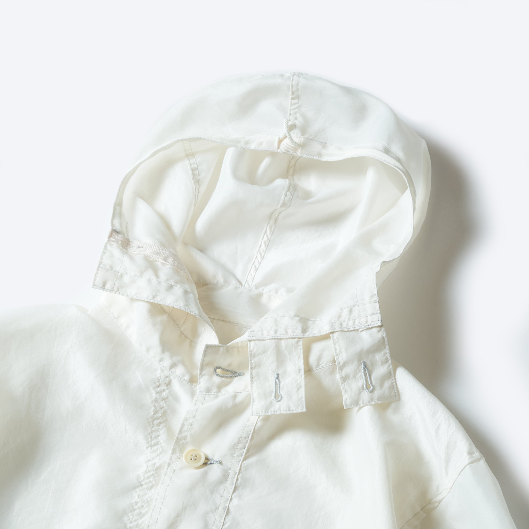 #3127-MTW Town & Country Parka : metallic taffeta white
