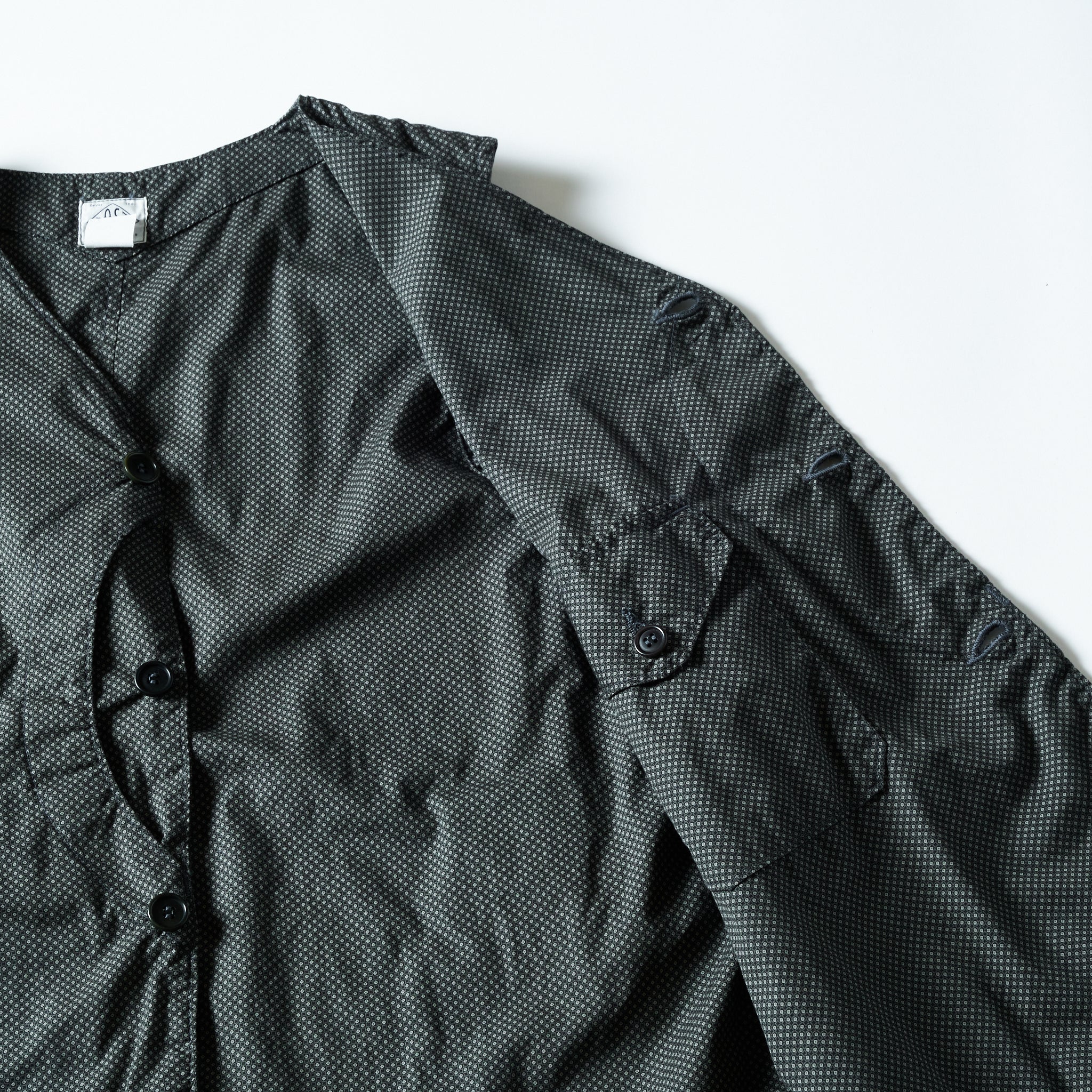 #1512-MP1 Royal Traveler : micro print grey