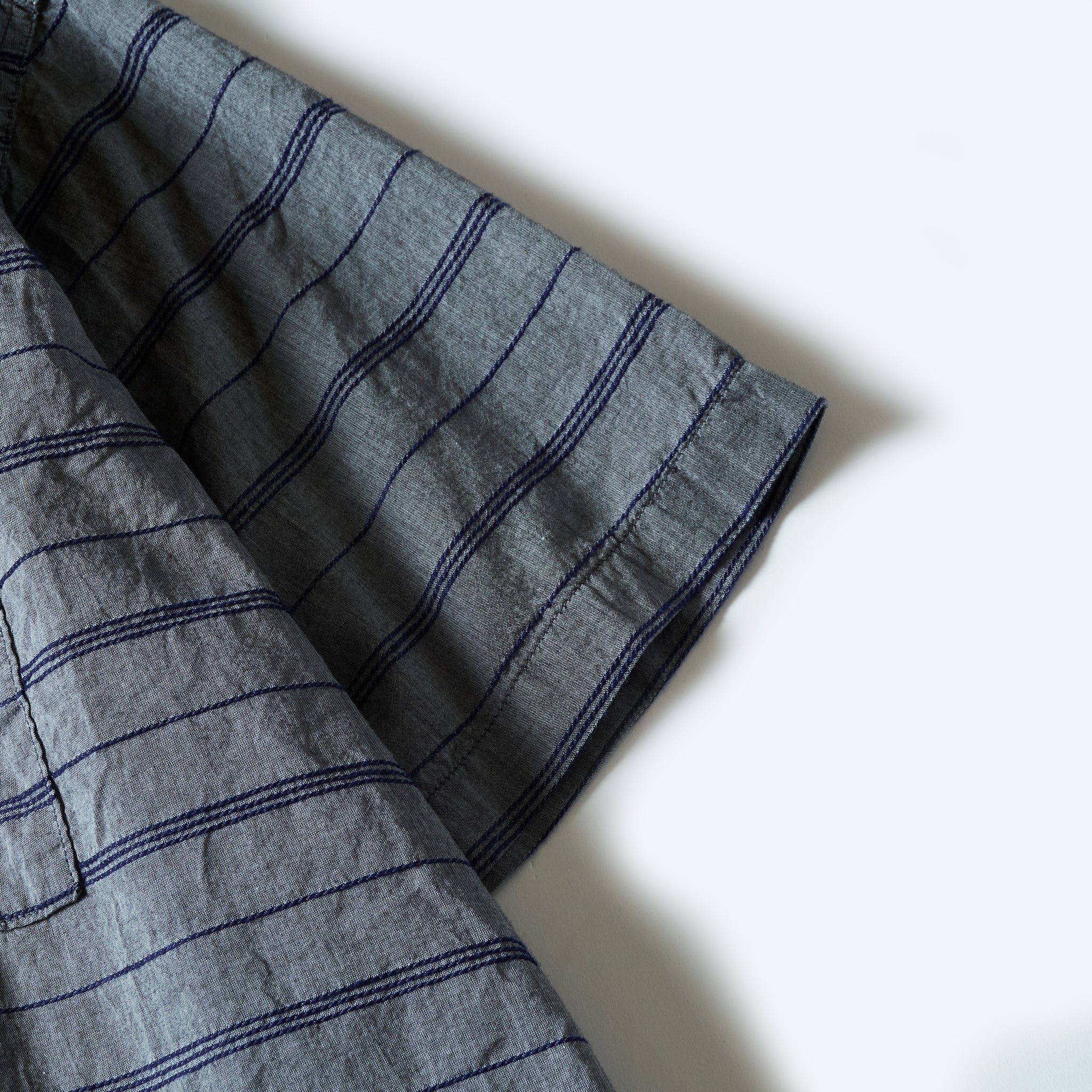 #1203S-HSG Band Collar Shirt S/S : horizontal stripe grey