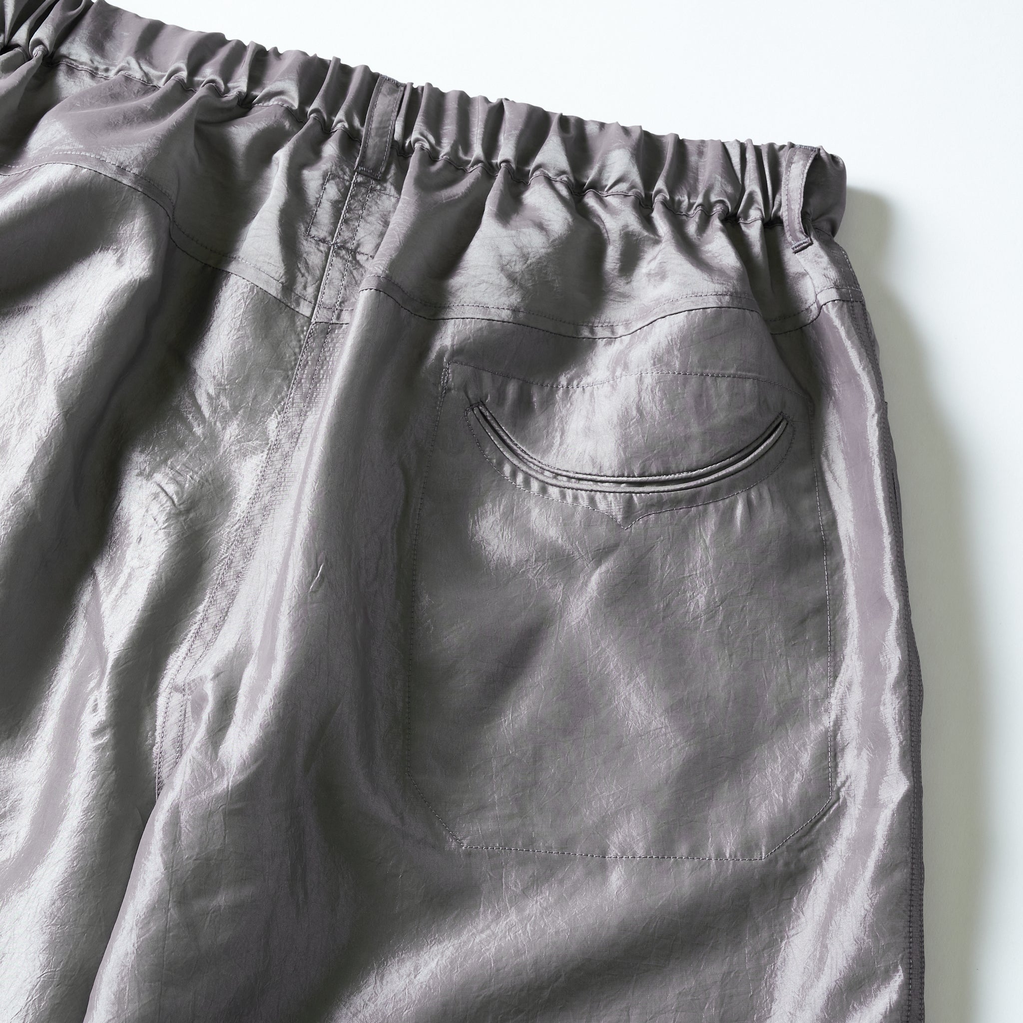#3319S-MTS E-Z Chinois De Luxe Shorts : metallic taffeta silver grey