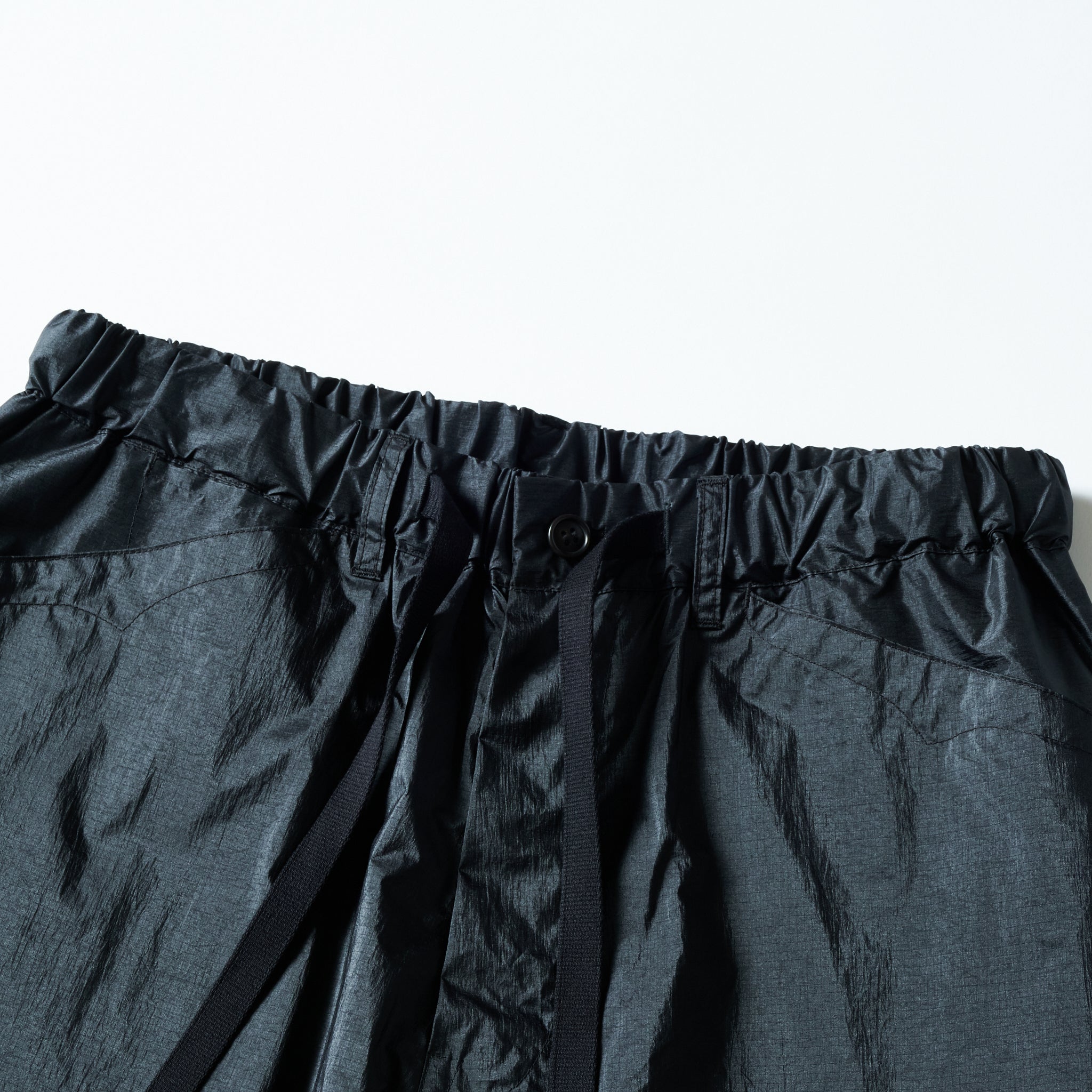 #3319S-MTB E-Z Chinois De Luxe Shorts : metallic taffeta black