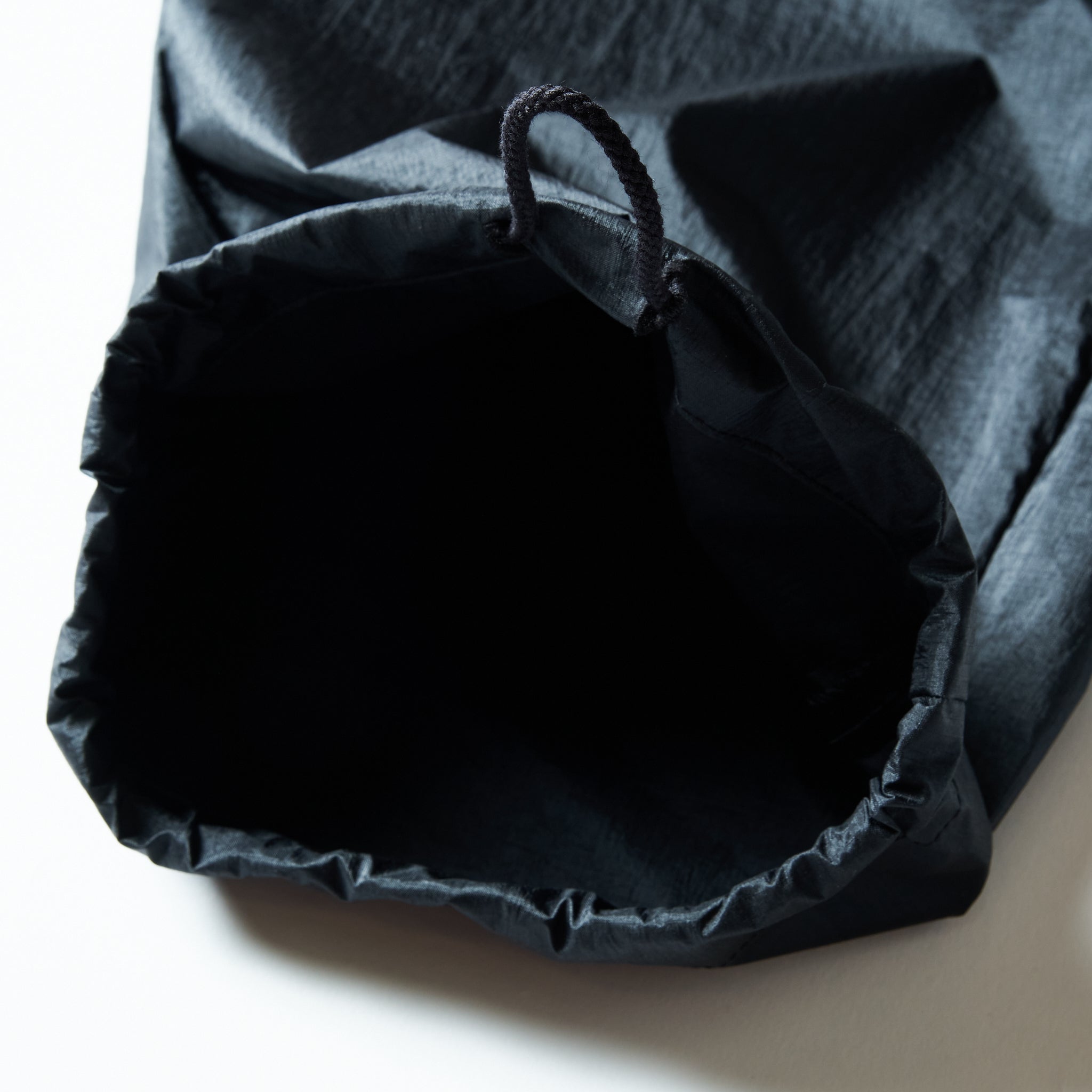 #3315-MTB E-Z Lax 4 : metallic taffeta black