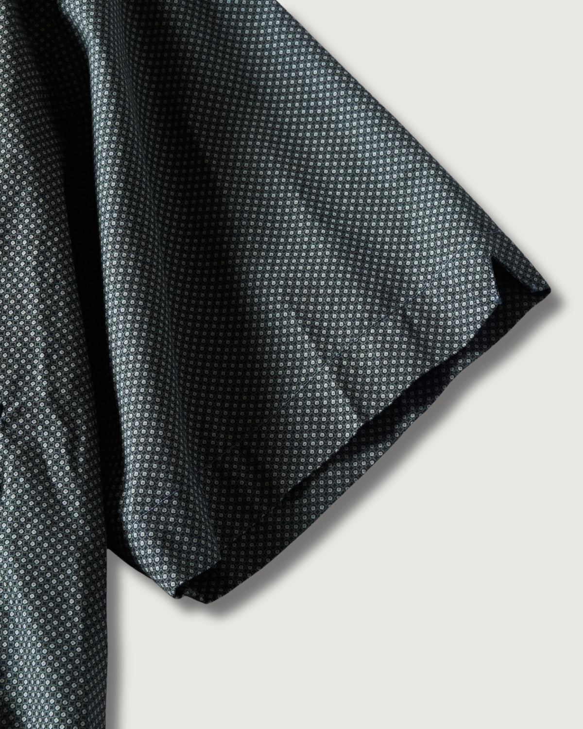 #3222-MP1 Town & Country 2 : micro print grey