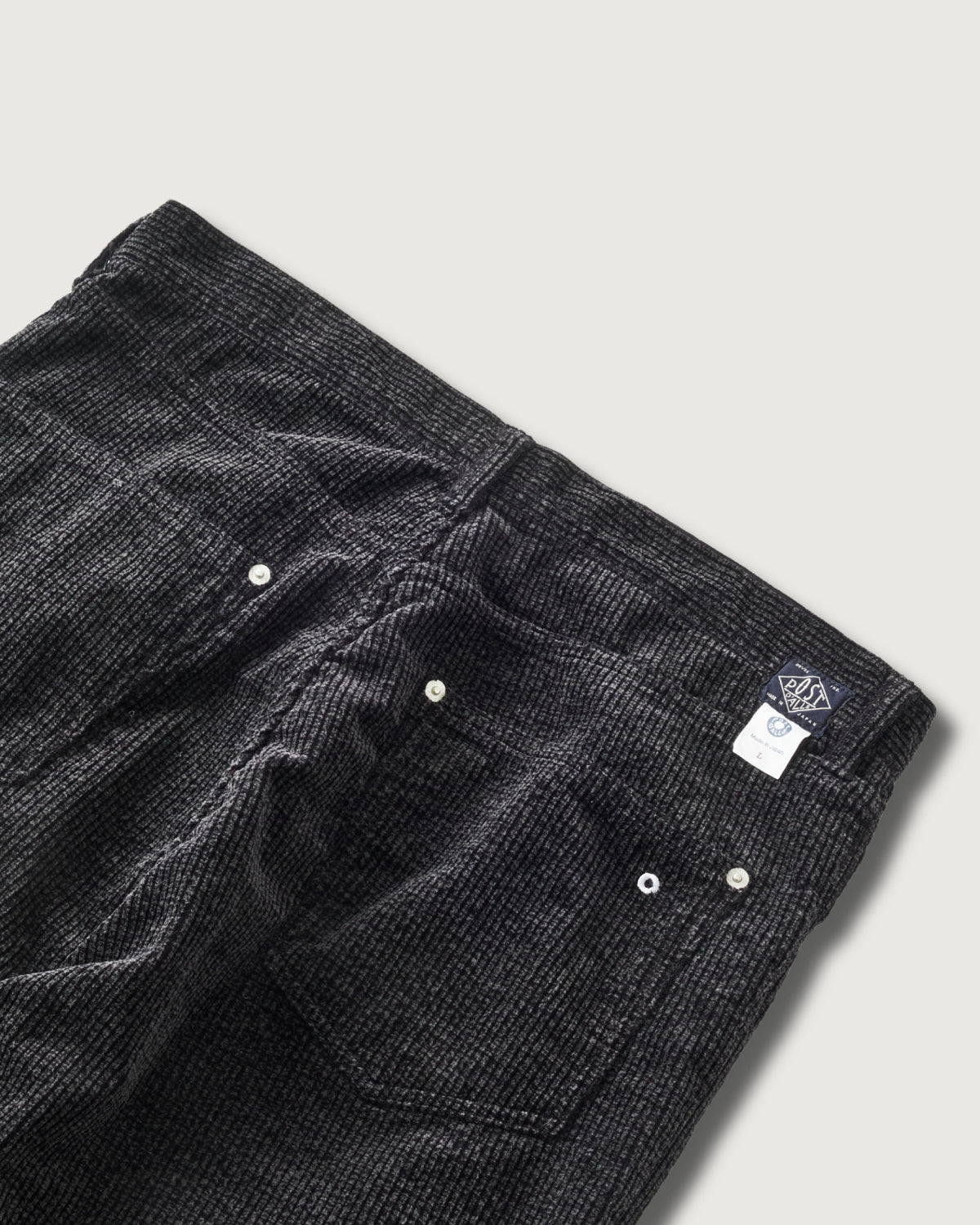 #3325-WWP 546 Flare-R2 : widewale cords printed grey