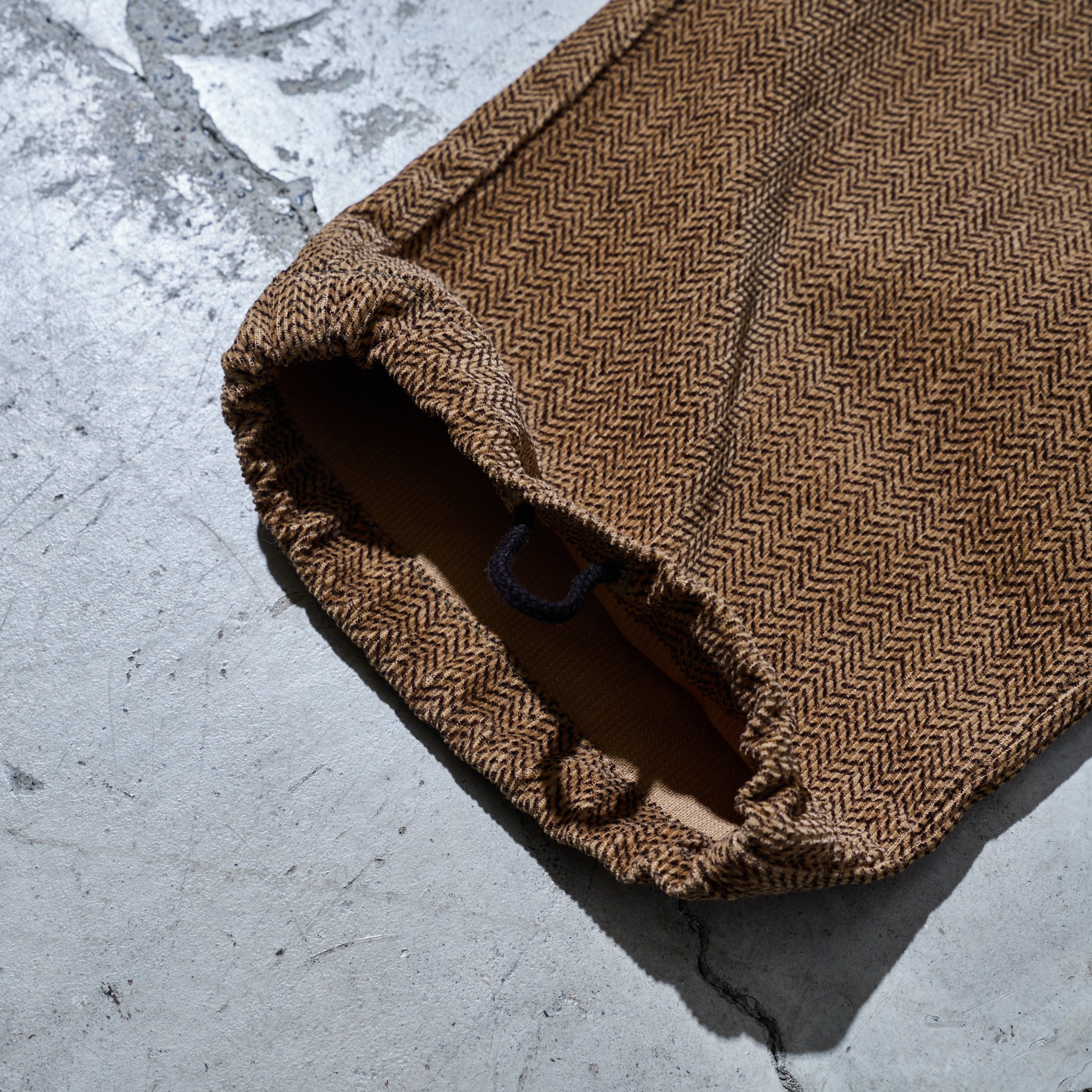 #3315-HCB E-Z Lax 4 : herringbone print corduroy brown