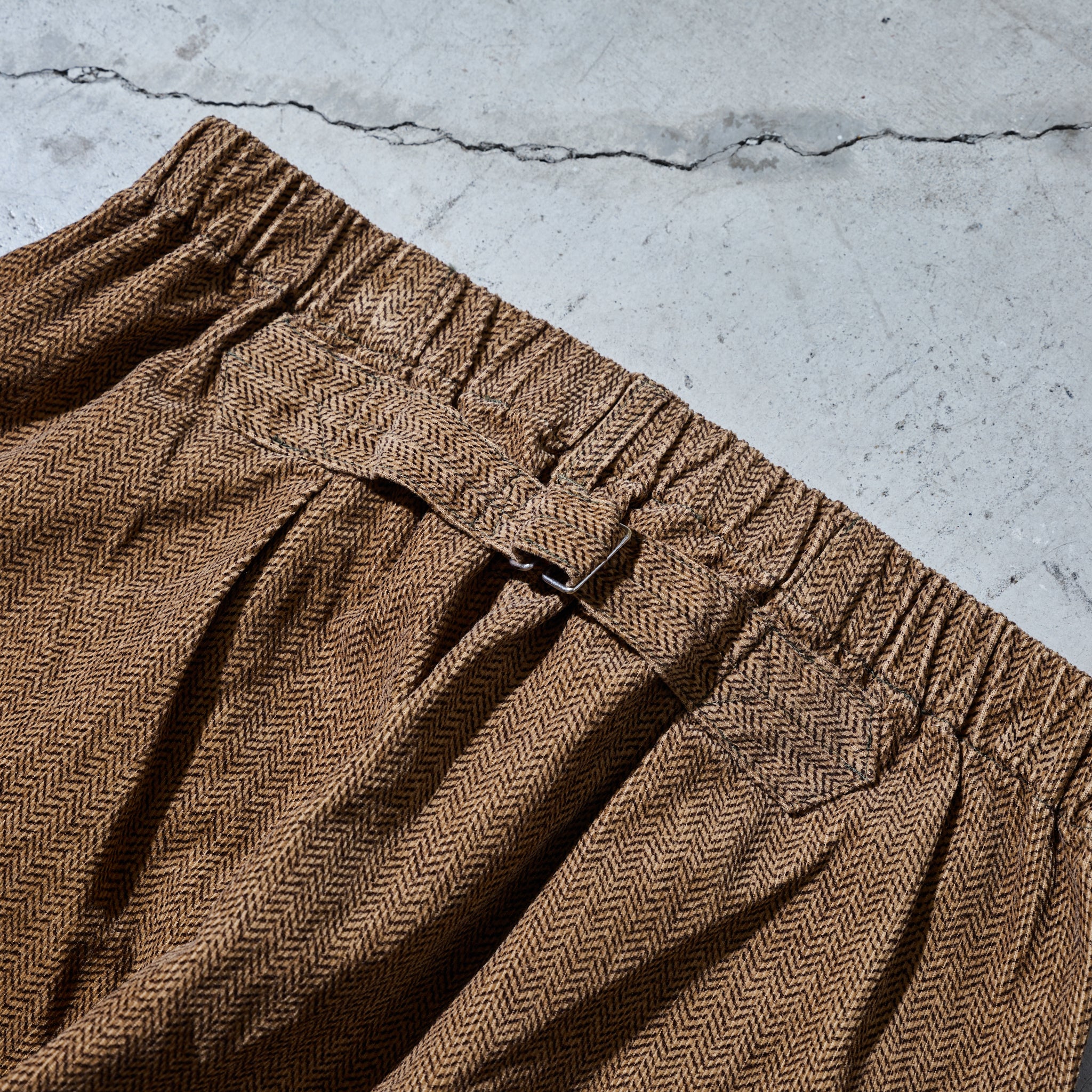#3315-HCB E-Z Lax 4 : herringbone print corduroy brown