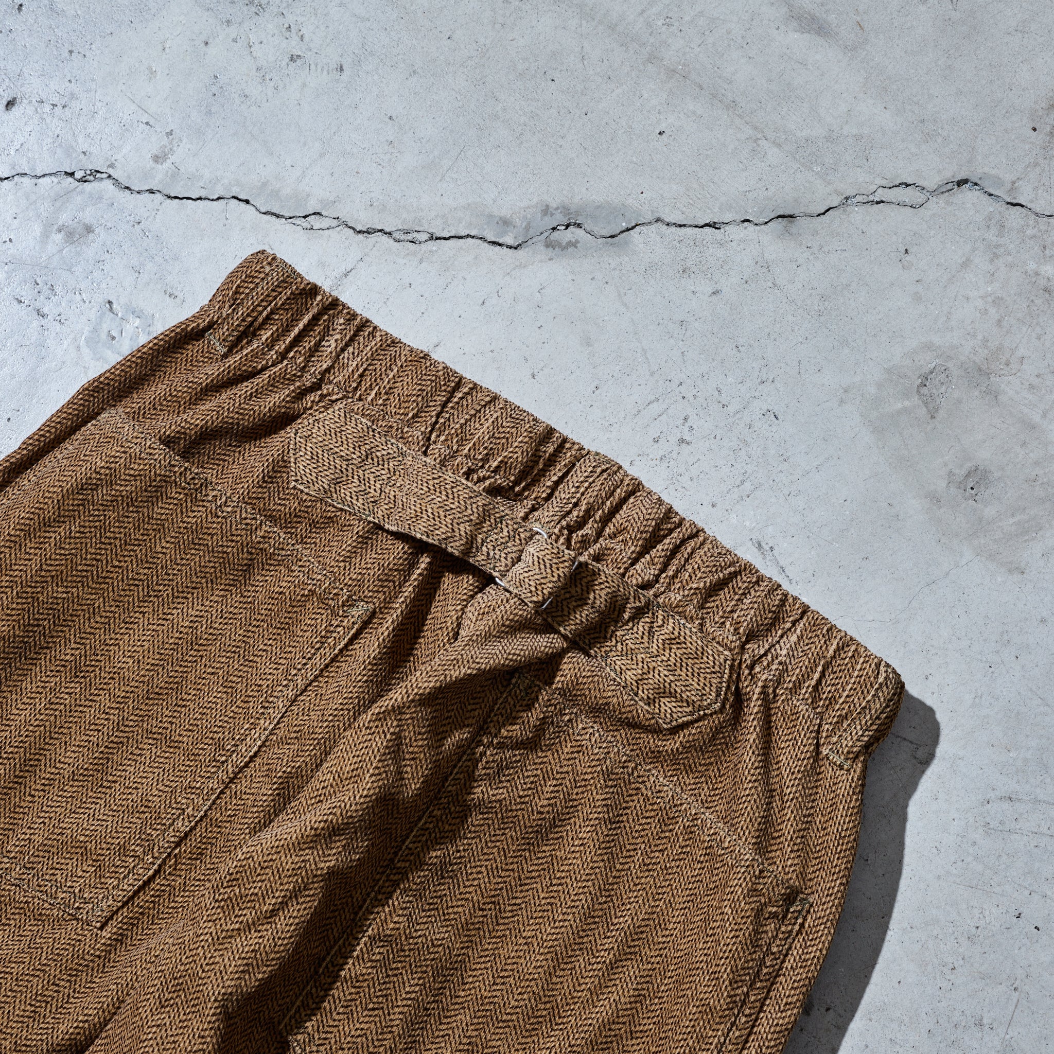 #3307-HCB E-Z ARMY-NAVY Pants : herringbone print corduroy brown