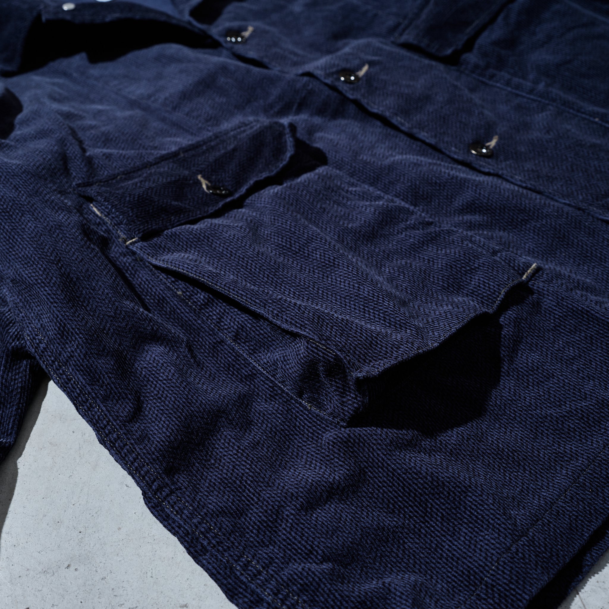 #12006-HCN WALKABOUT : herringbone print corduroy navy