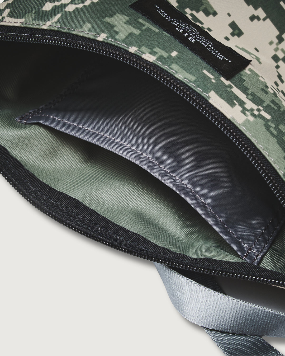 JP510-DS BAGSINPROGRESS x Post O'Alls Fannypack Crossbody : GORE-TEX 3DIGITAL CAMO desert