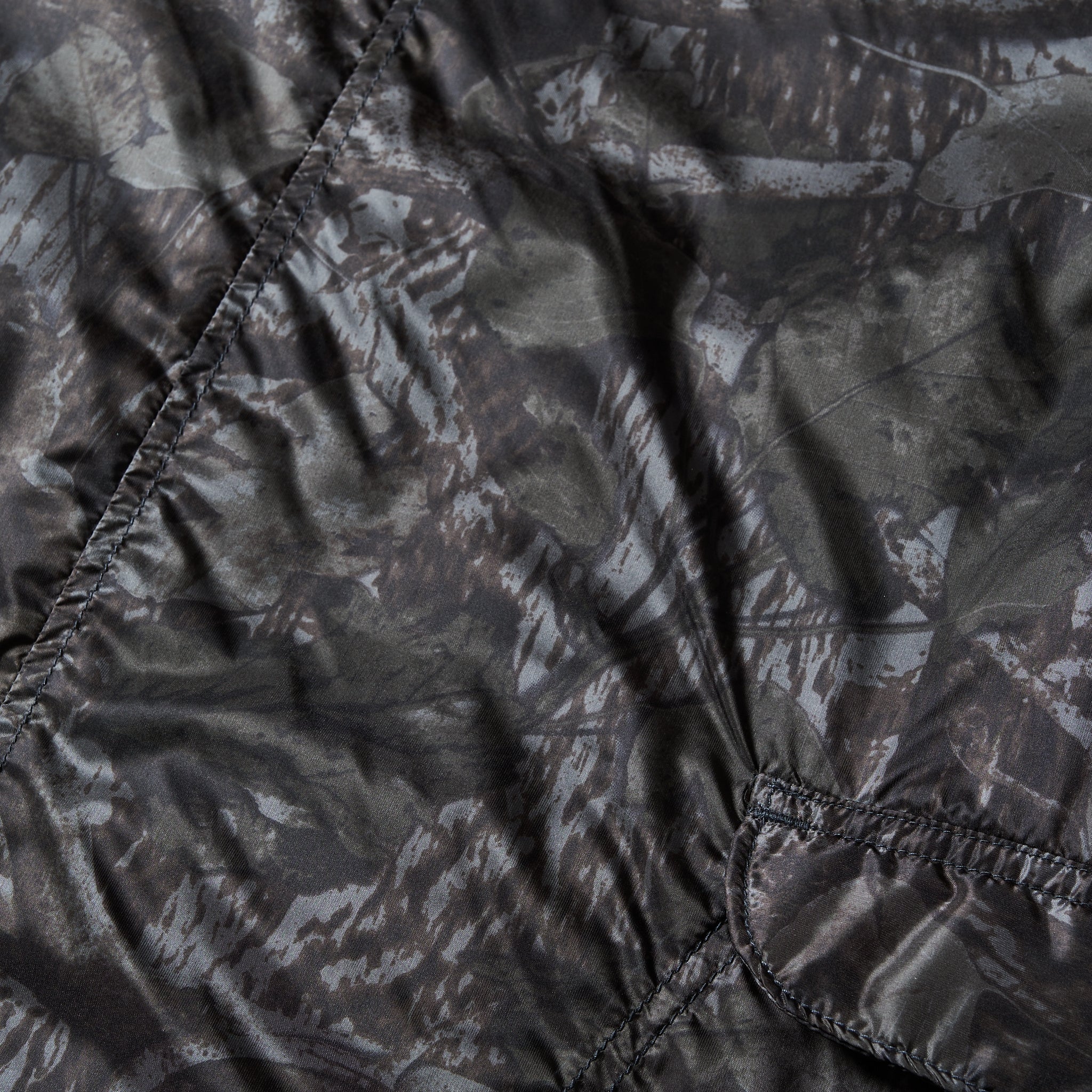 #1267B-NC3 Royal Traveler Shirt-1/2 : nylon forest camo grey jungle