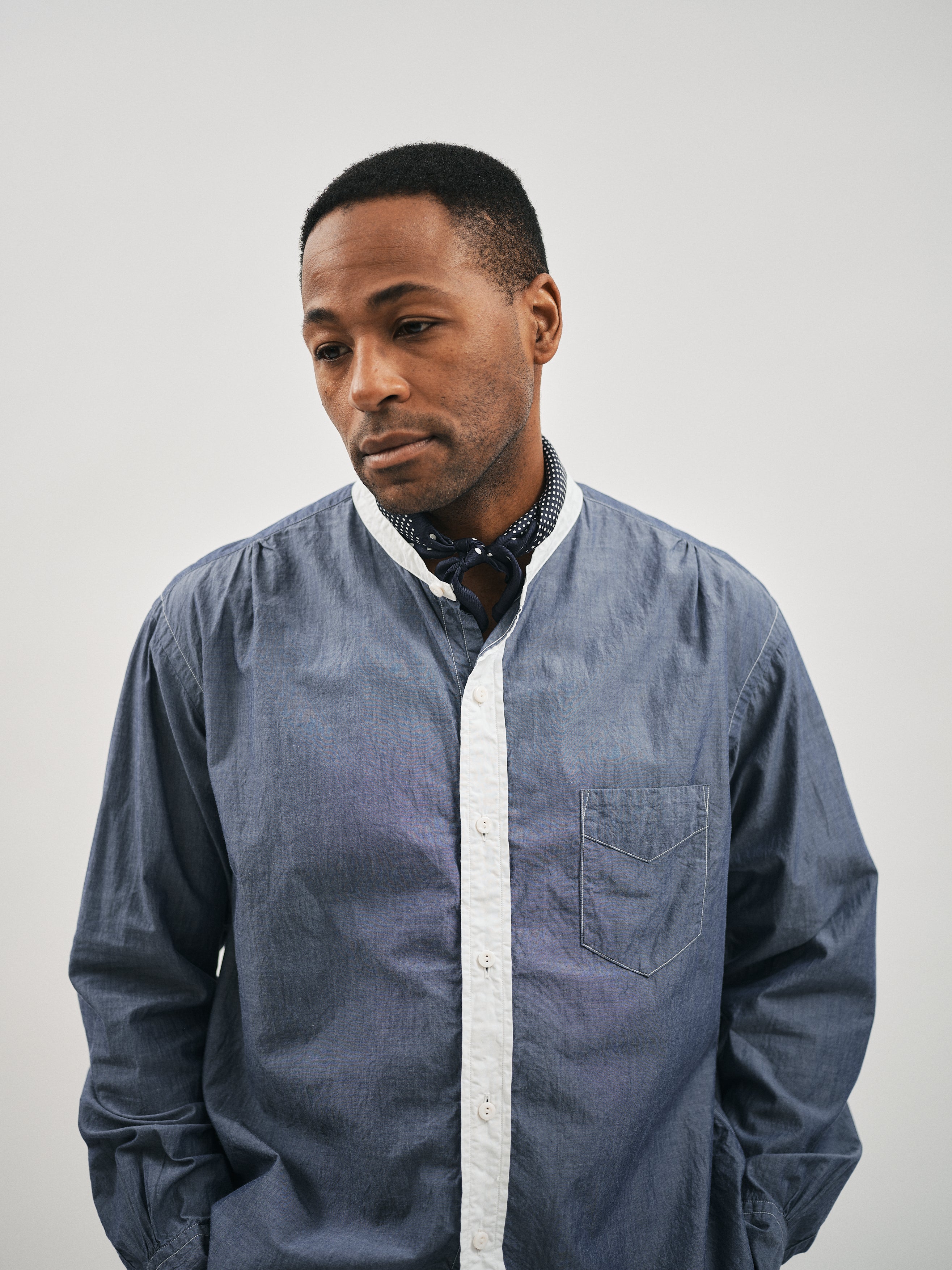 #4006-SN 1993 pocket square : silk navy/white 44 x 44