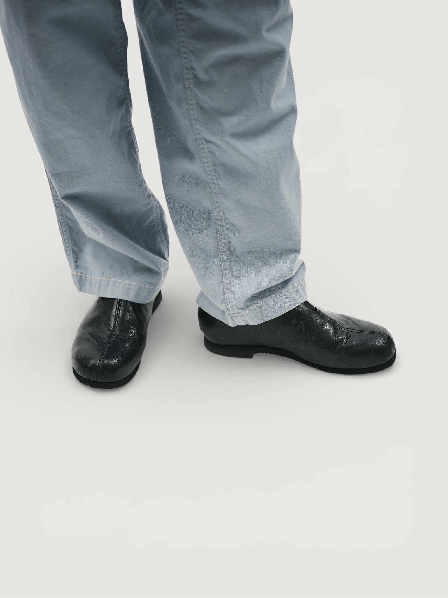 #P2000-SG POST x AMB slip-on : cow suede gray