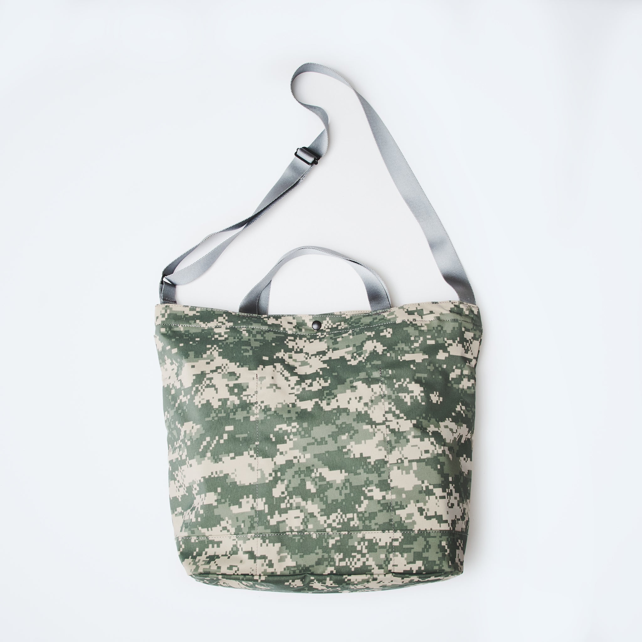 JP540-DS BAGSINPROGRESS x Post O'Alls New York Tote M : GORE-TEX DIGITAL CAMO desert