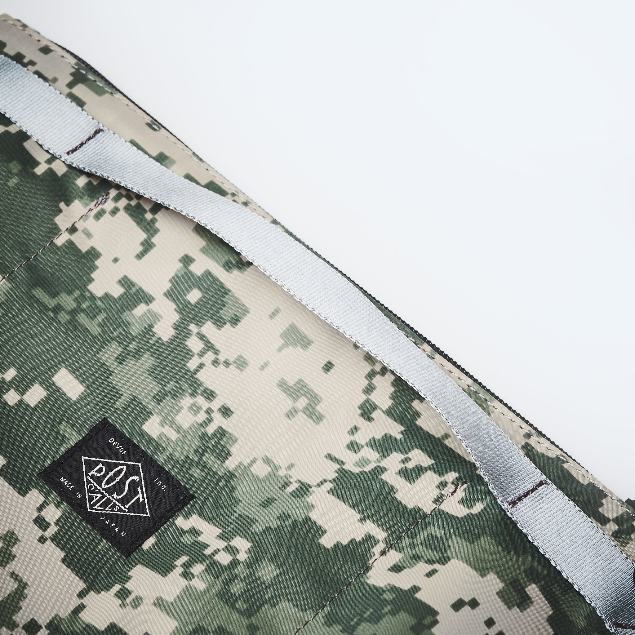 JP510-DS BAGSINPROGRESS x Post O'Alls Fannypack Crossbody : GORE-TEX 3DIGITAL CAMO desert