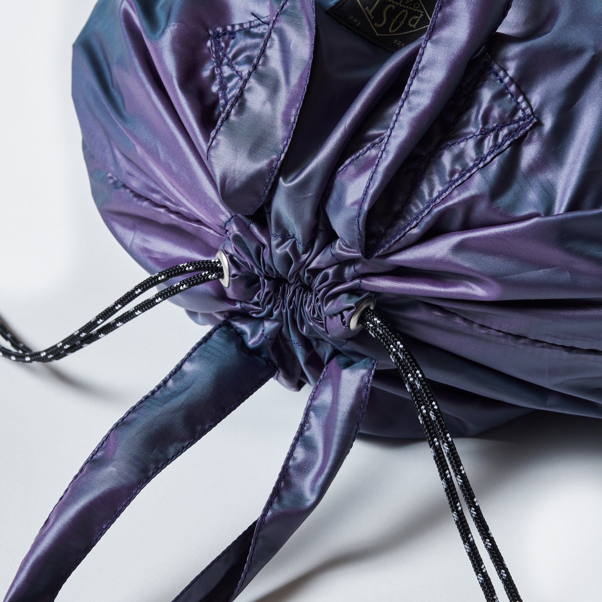 #4207-PTN Packable Helmet Bag 1 : poly taffeta navy iridescent