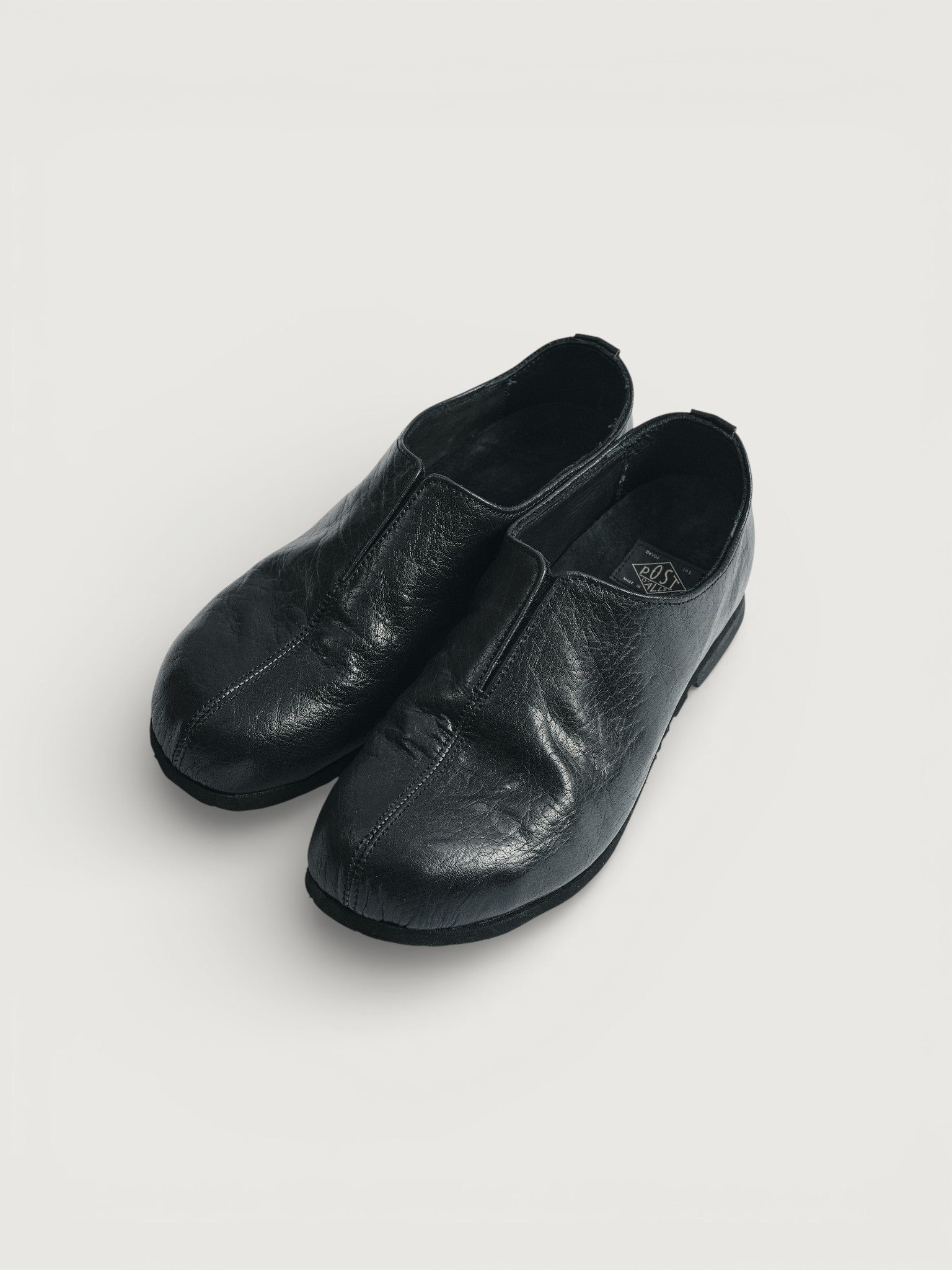 #P2000-SG POST x AMB slip-on : cow suede gray