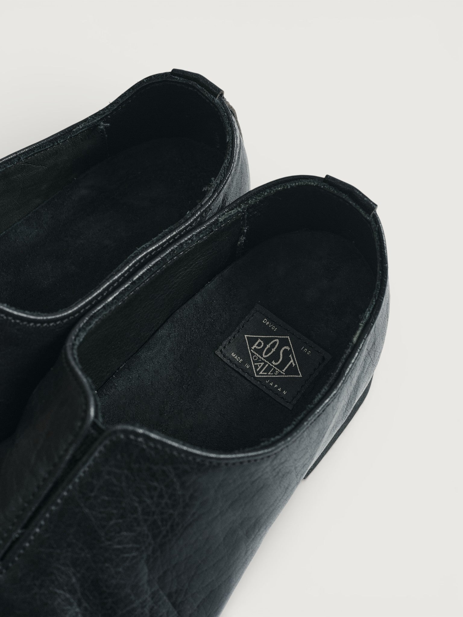 #P2000-SG POST x AMB slip-on : cow suede gray