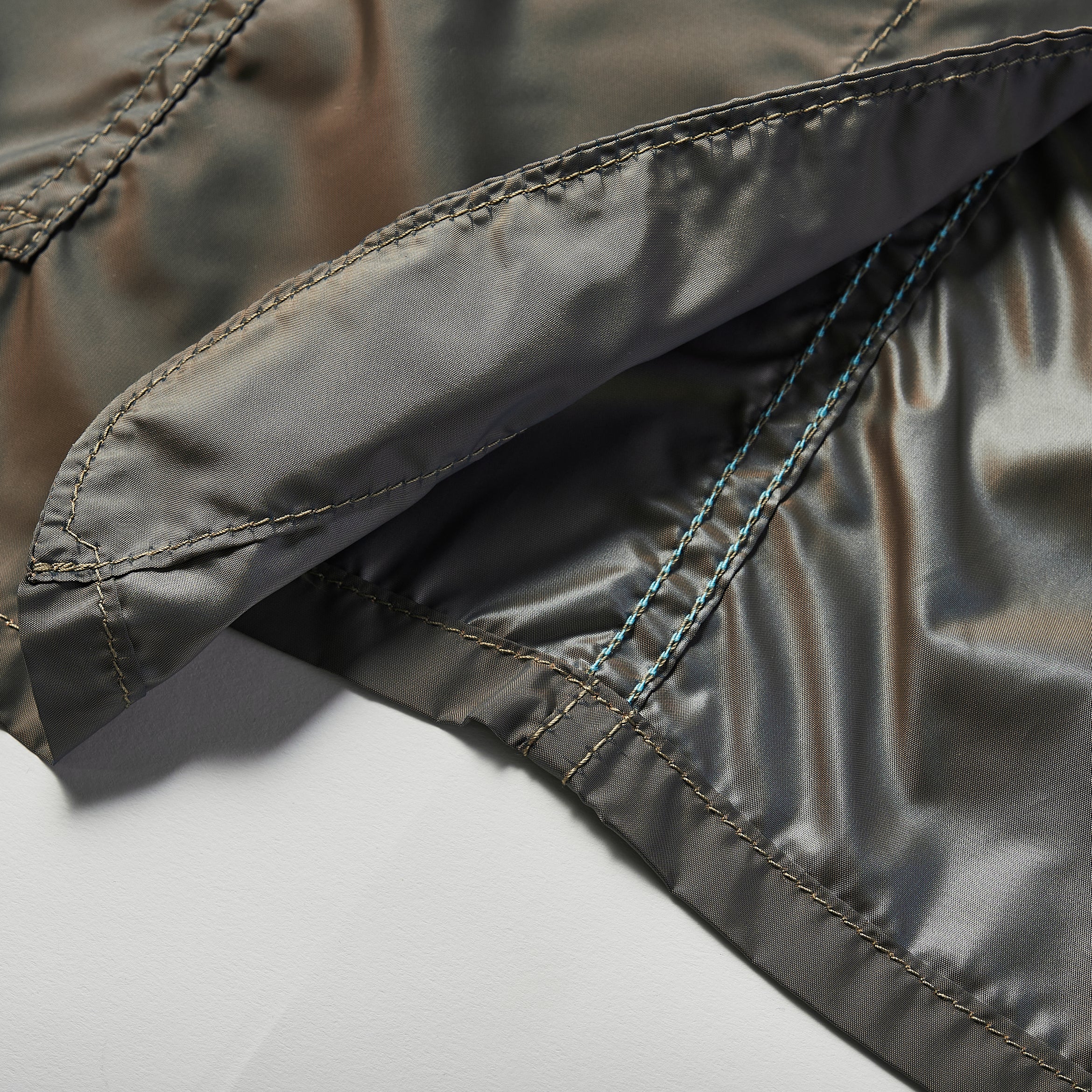 #3103 POST 42 DV PT3 : Poly Taffeta khaki iridescent