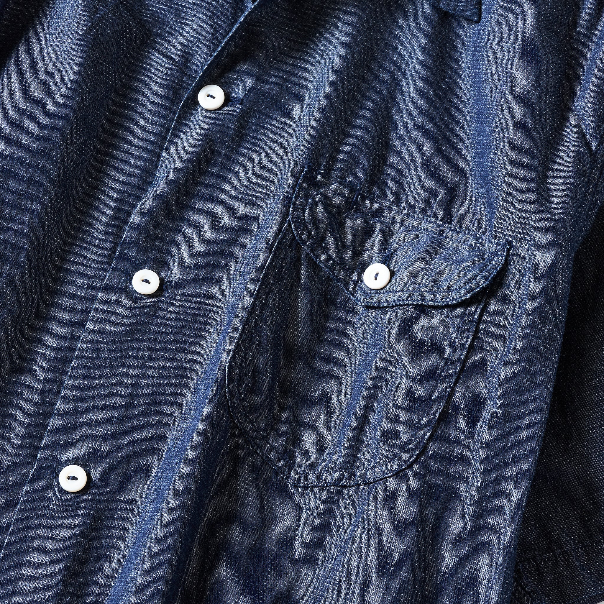 #1207B-DDC New Basic Shirt S/S : dobby dot chambray indigo