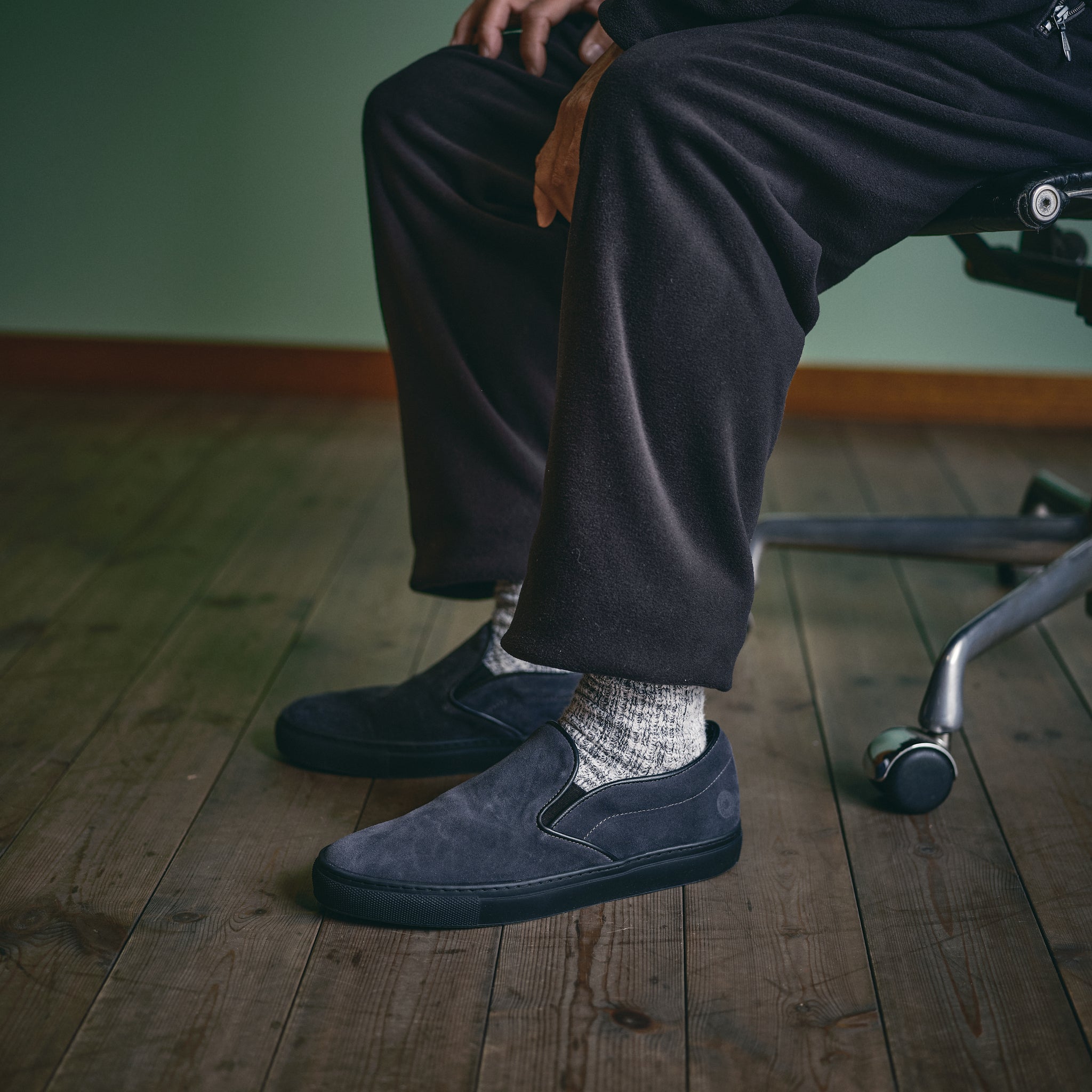 #P2000-SG POST x AMB slip-on : cow suede grey