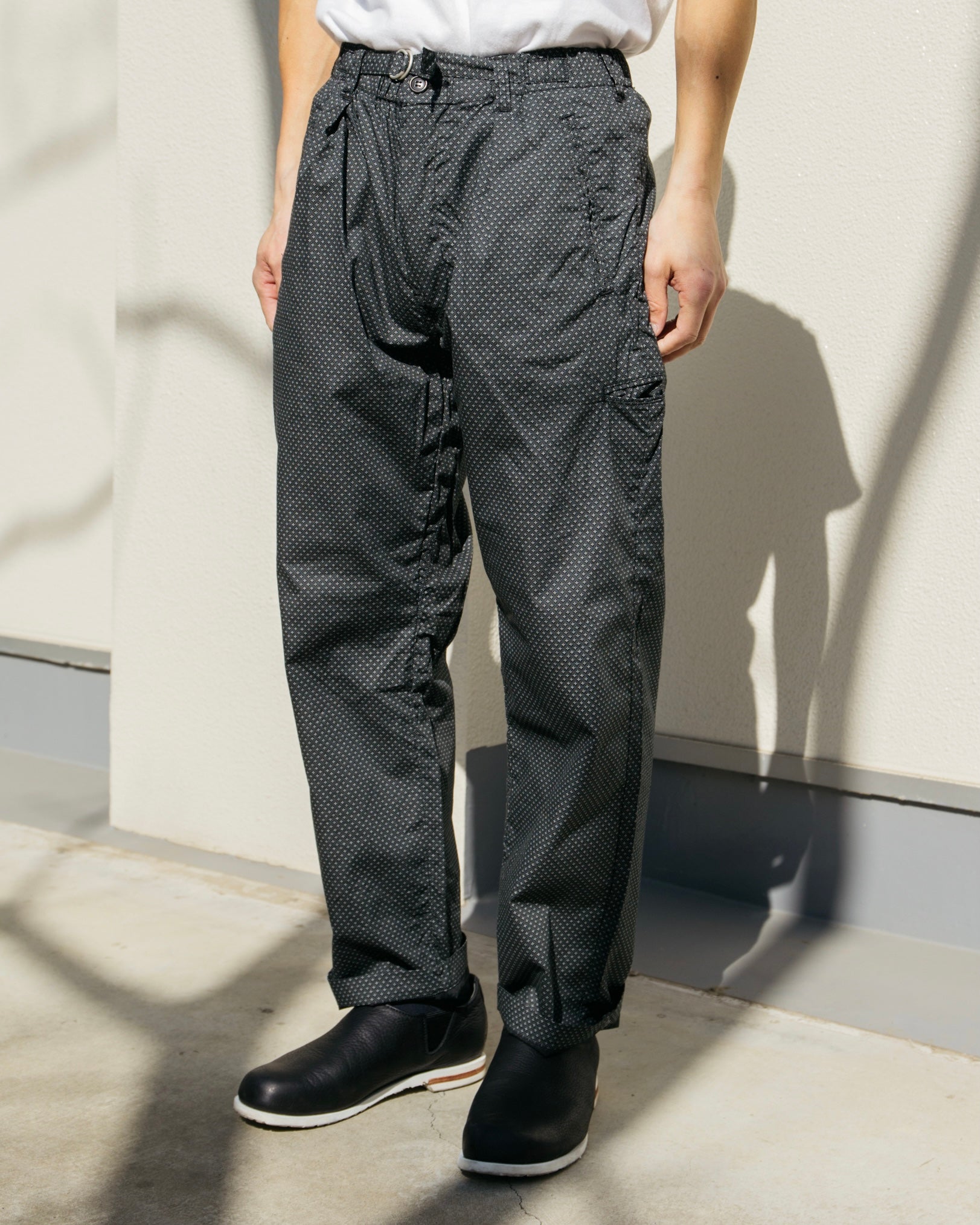 #3309-CP E-Z Lax 2 : crest print grey