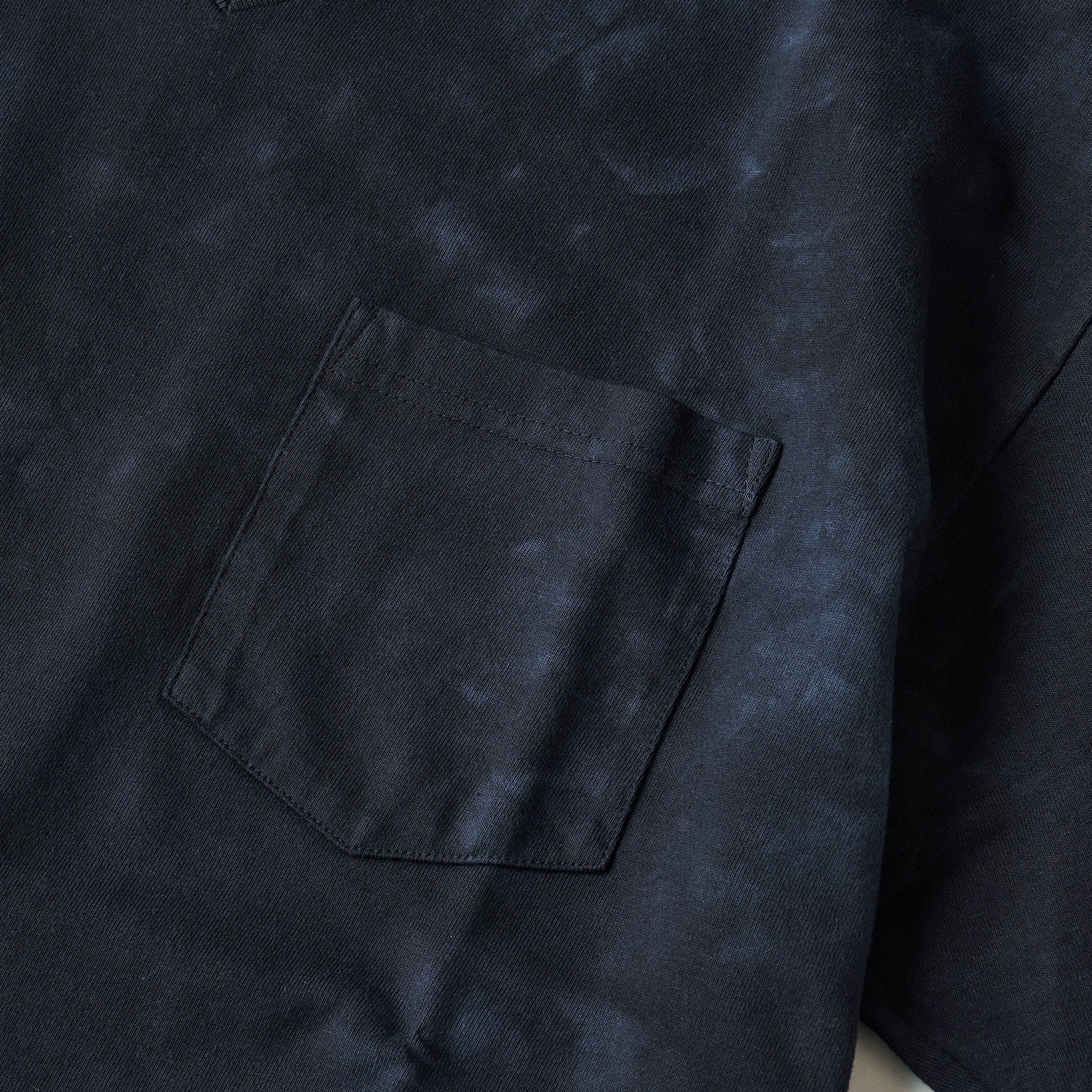 #3615 V Pocket Tee HJT1 : heavyweight jersey dk navy x grey tie dye