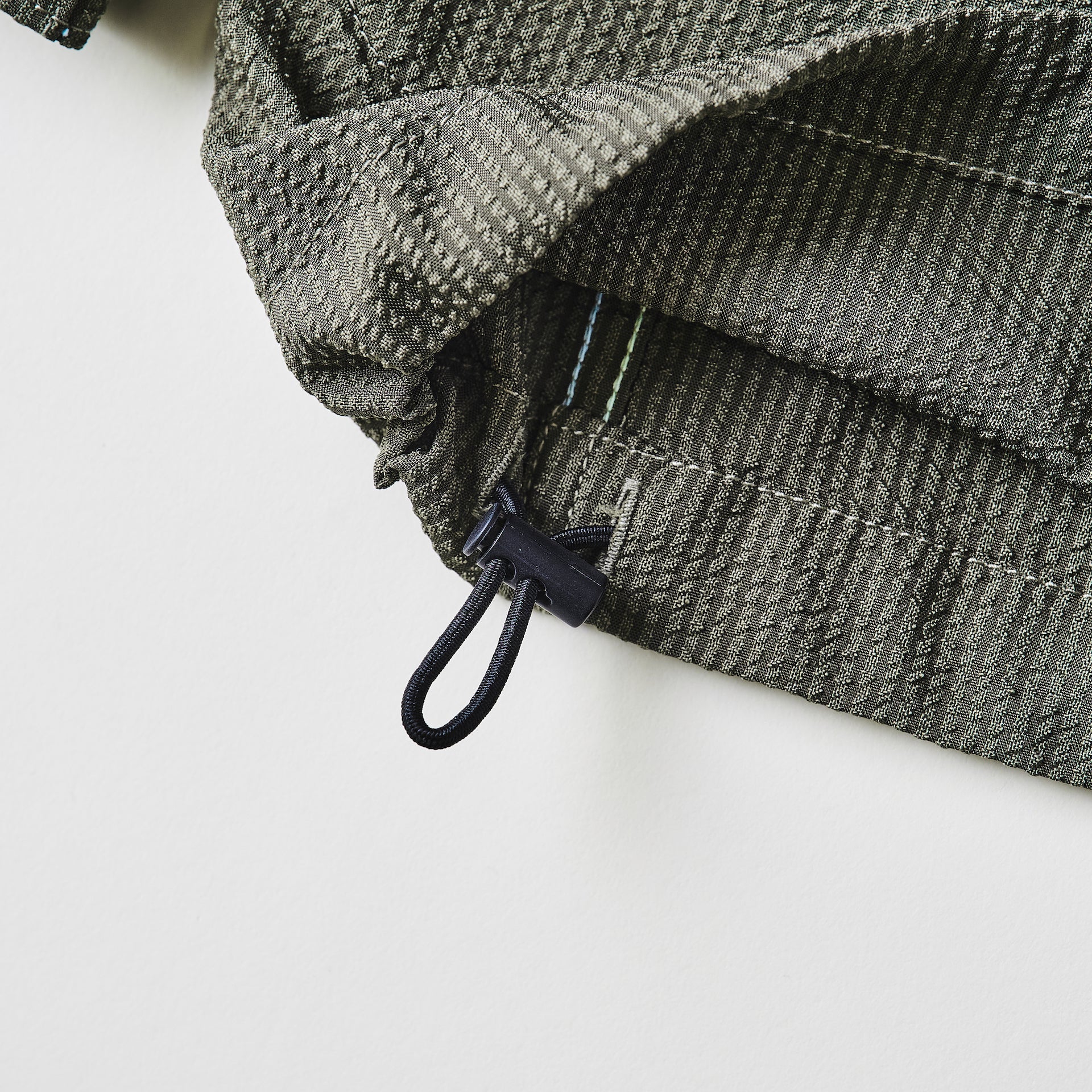 #3115-PSO DEE V : poly seersucker olive