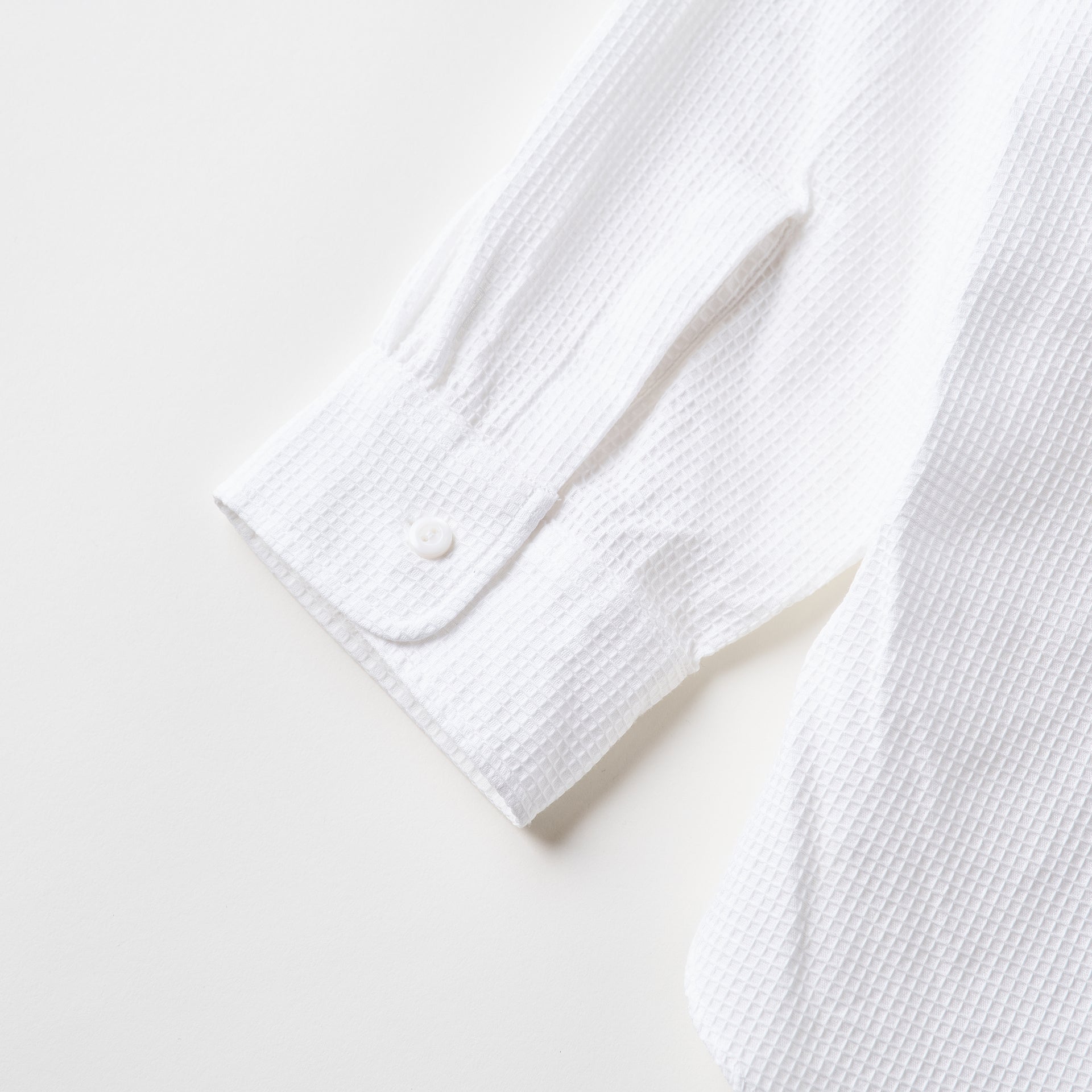#3211-BWW NEUTRA 3 : boxy waffle white