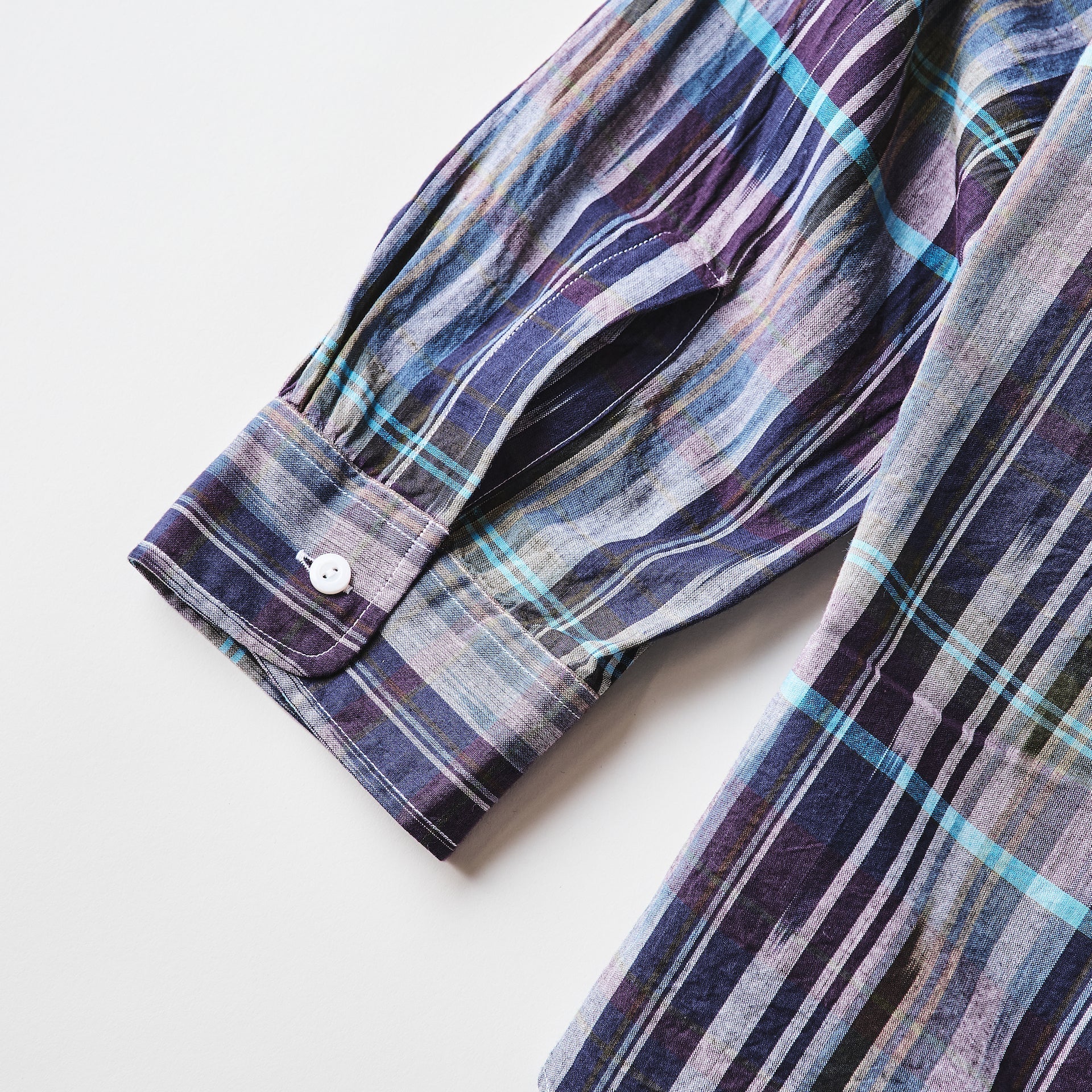 #3211-IMN NEUTRA 3 : ikat madras navy
