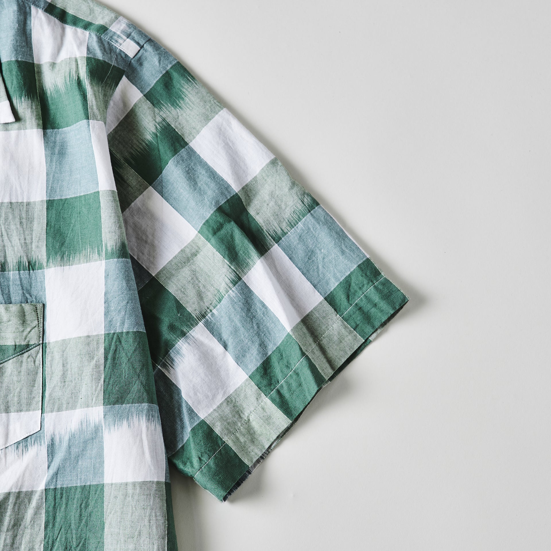 #3211S-ICG NEUTRA 3 S/S : ikat check green