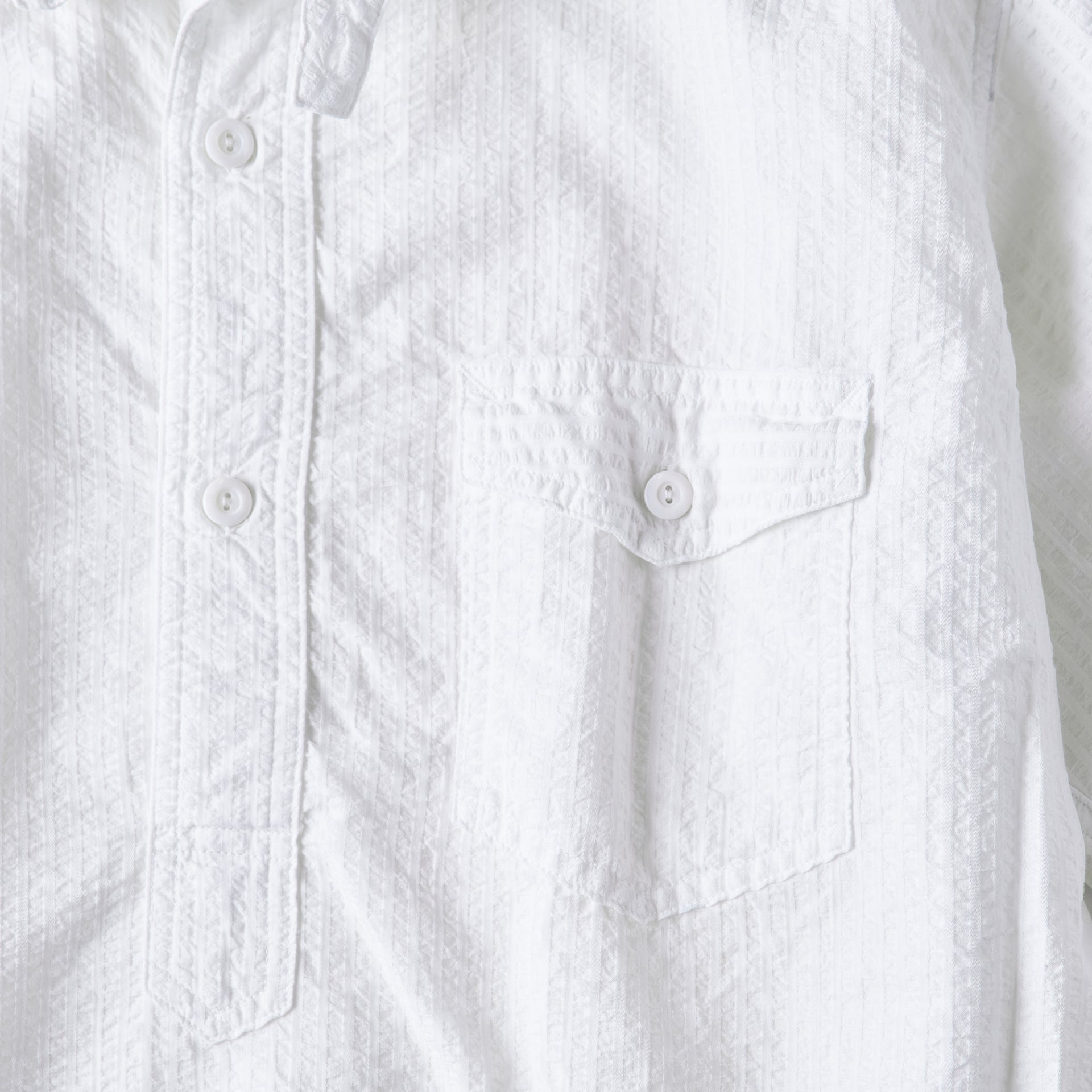 #3213S-SW NAVY CUT S/S : seersucker white