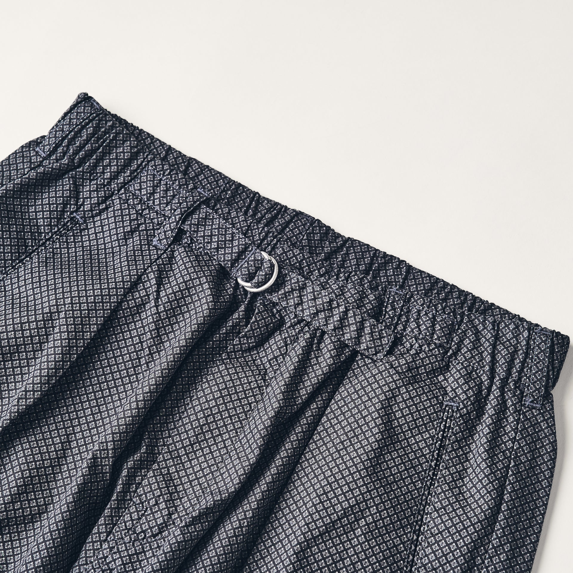 #3315-MPG E-Z Lax 4 : micro print grey