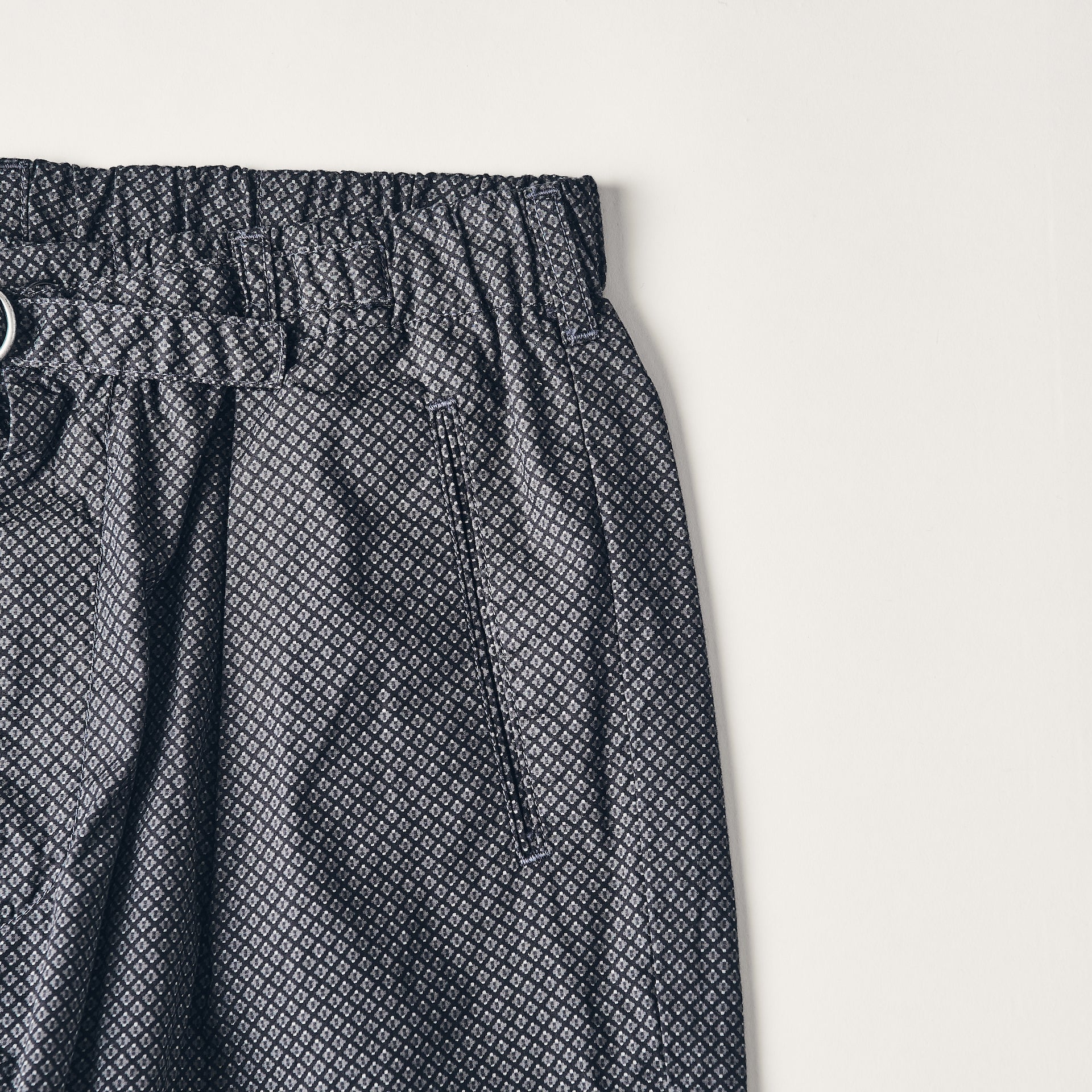 #3315-MPG E-Z Lax 4 : micro print grey