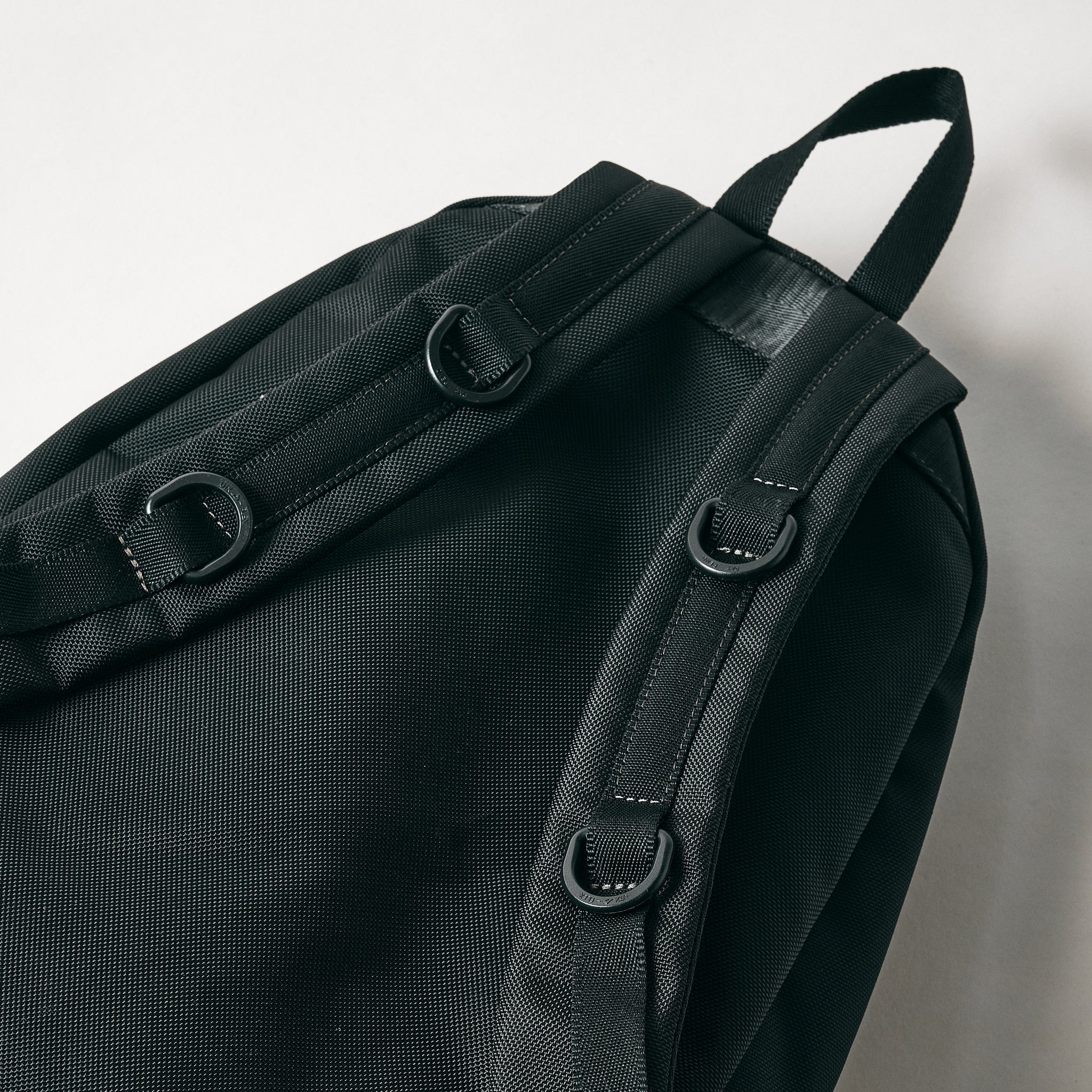 #1952-NOB Tic Pack : nylon oxford black