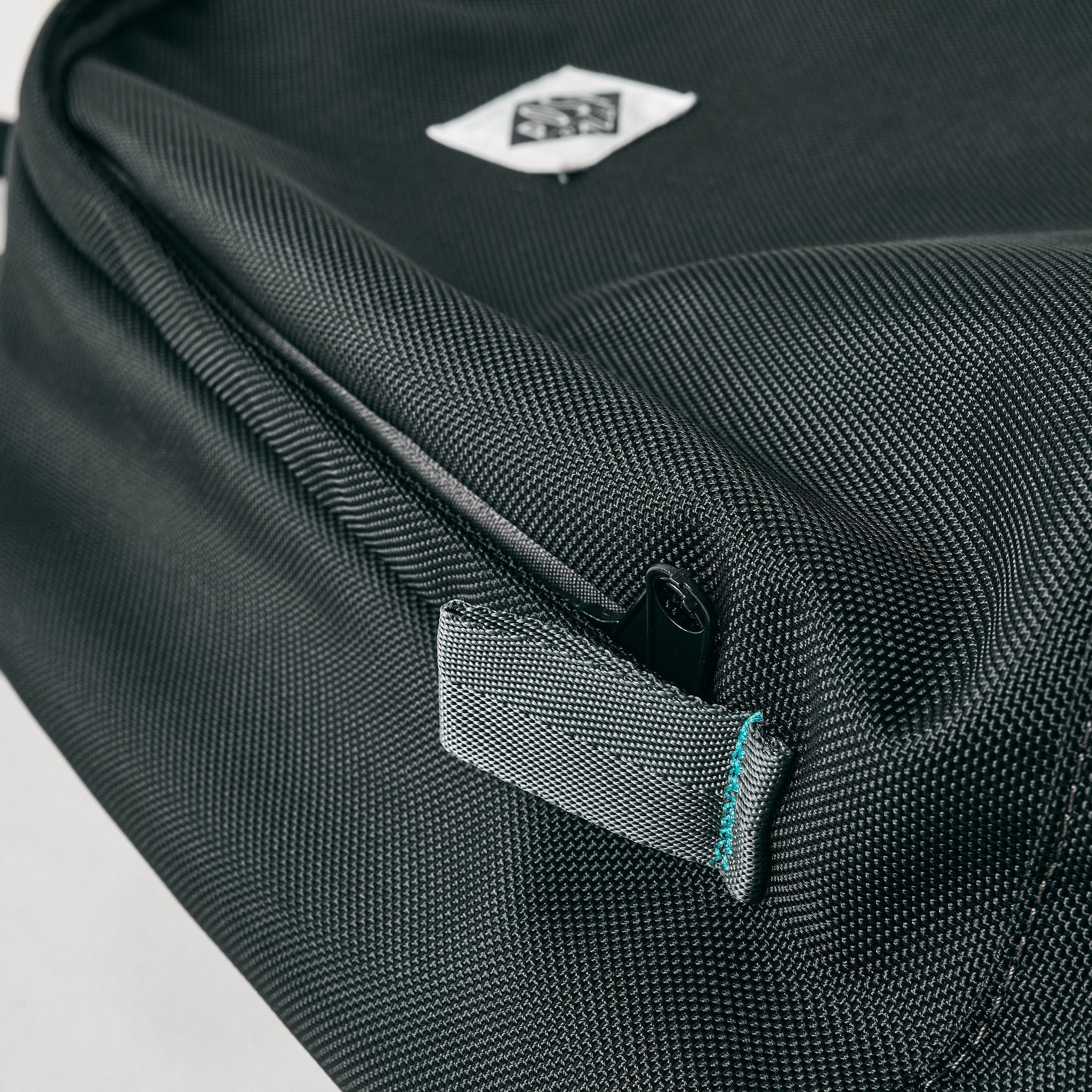 #1952-NOB Tic Pack : nylon oxford black