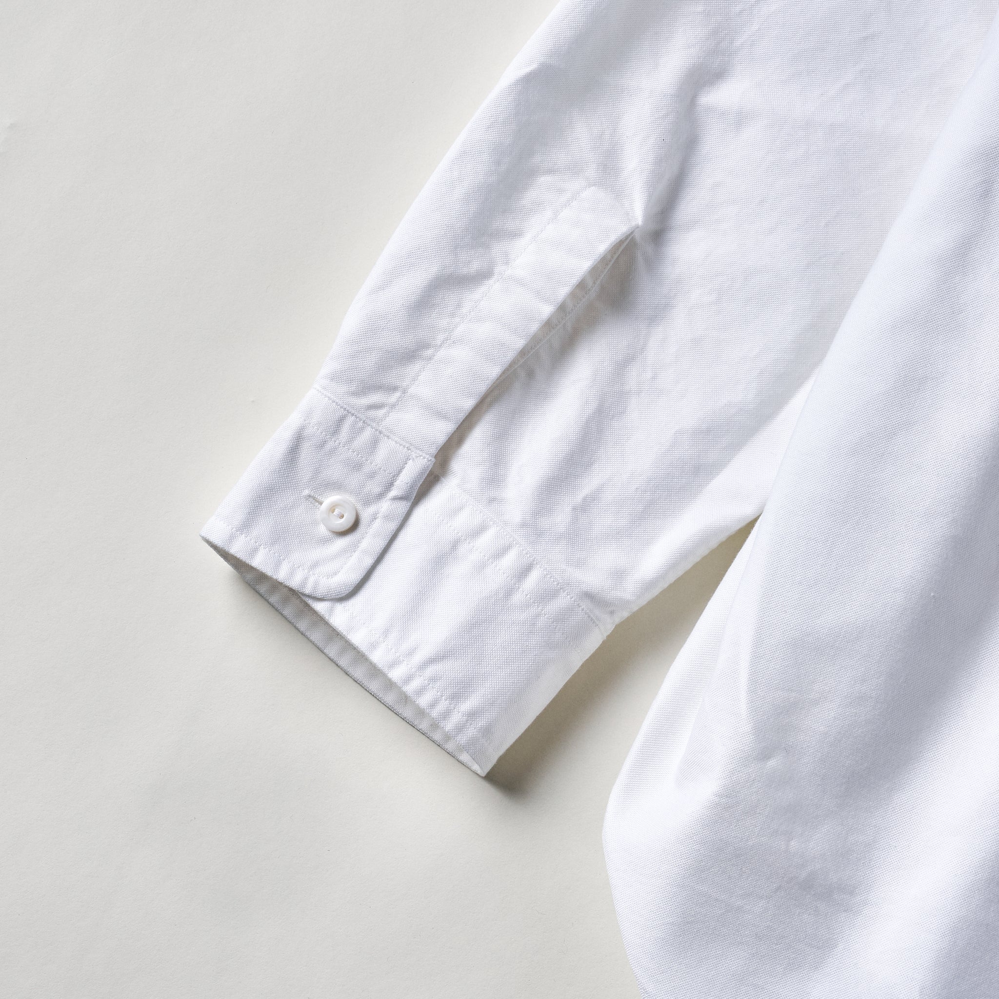 #3211-OW NEUTRA 3 : oxford white