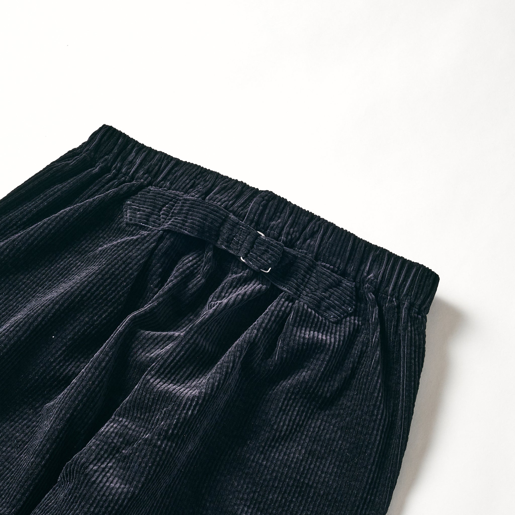 #3315-WCB E-Z Lax 4 : widewale cords black