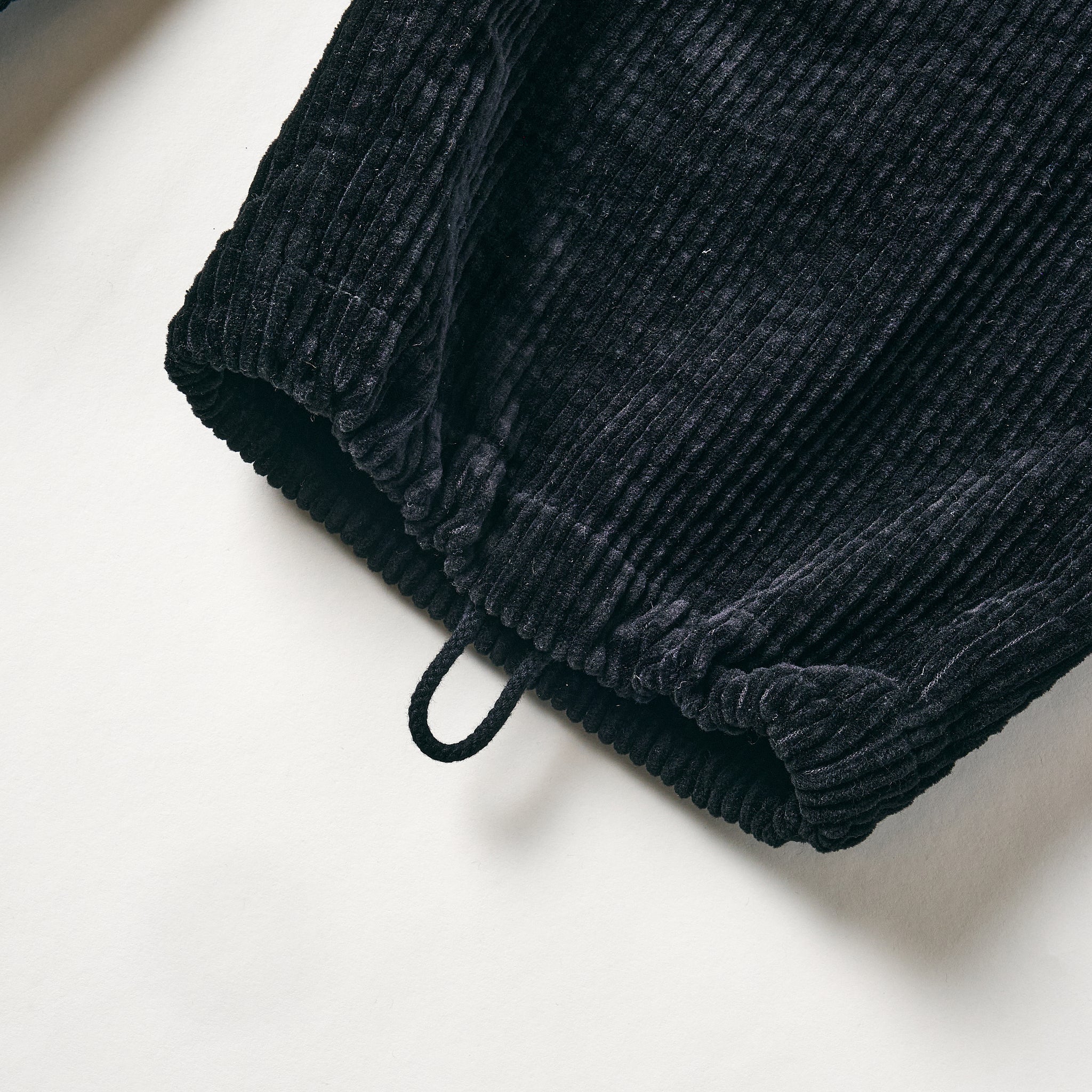 #3315-WCB E-Z Lax 4 : widewale cords black