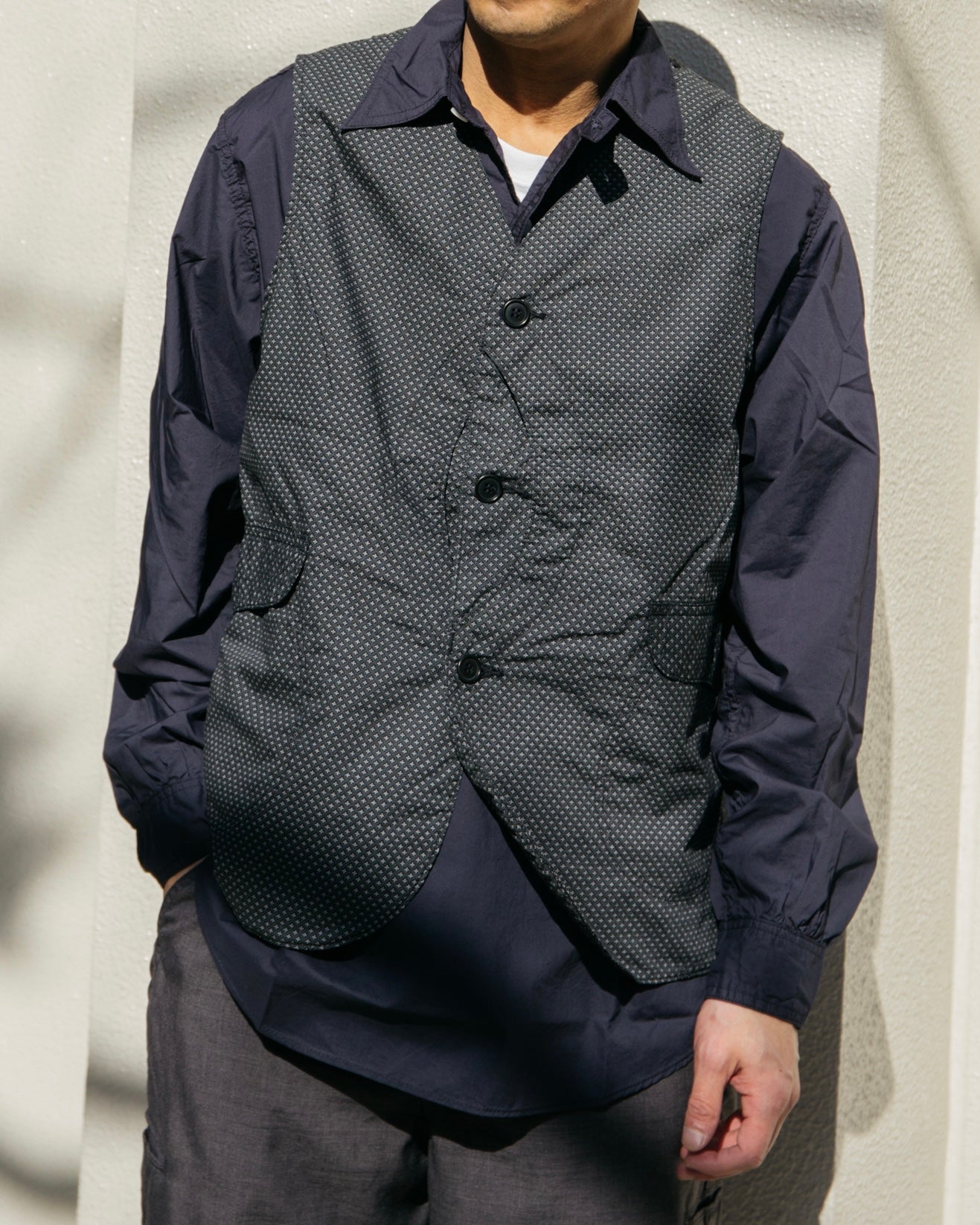 #1512-CP Royal Traveler : crest print gray