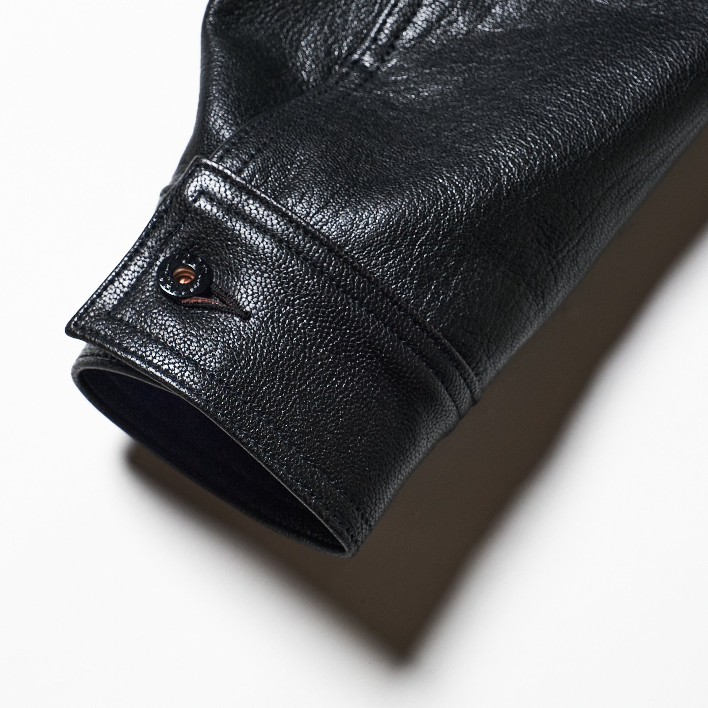 #2132-G1 CRUZER 8 : premium goatskin black