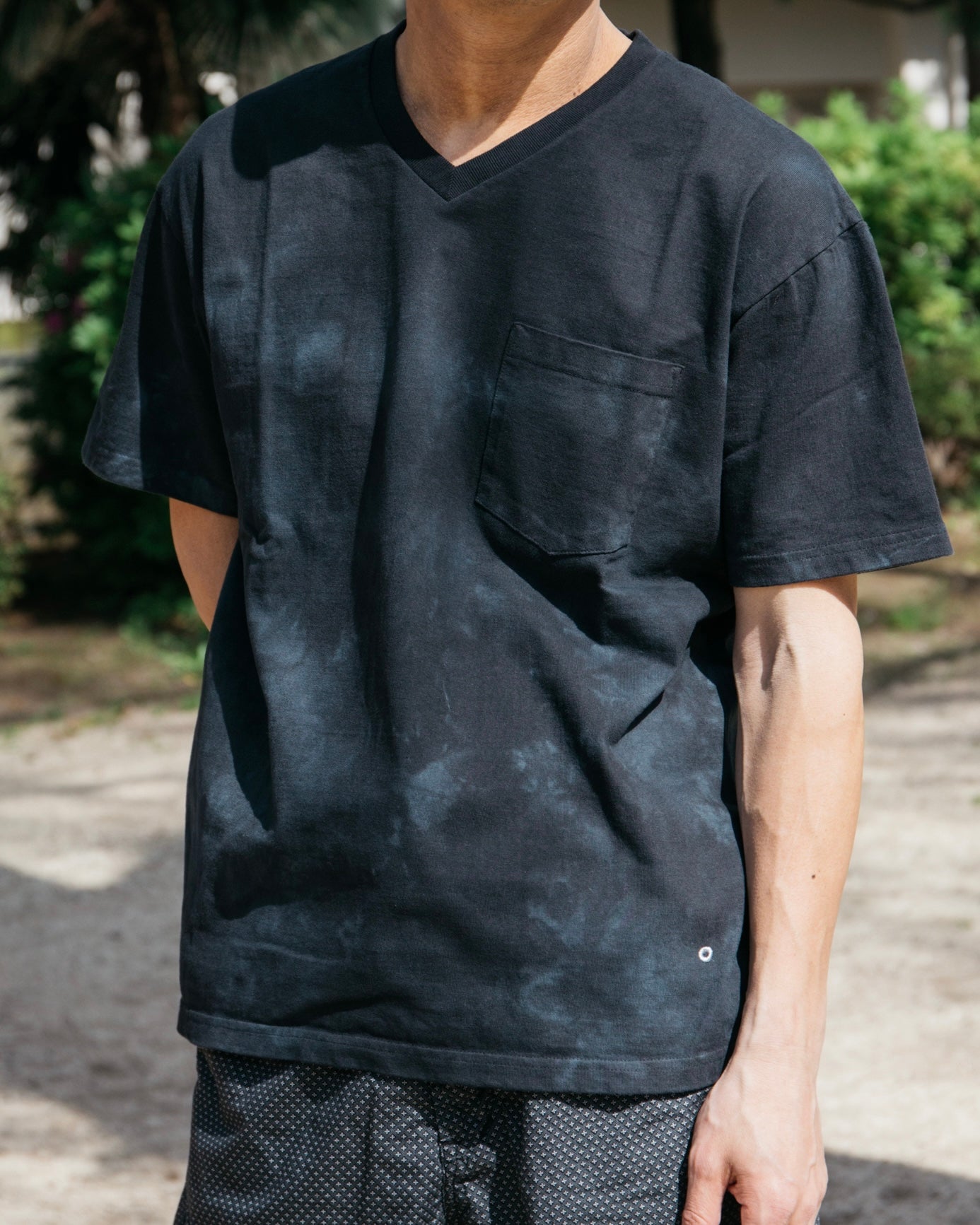 #3615 V Pocket Tee HJT1 : heavyweight jersey dk navy x grey tie dye