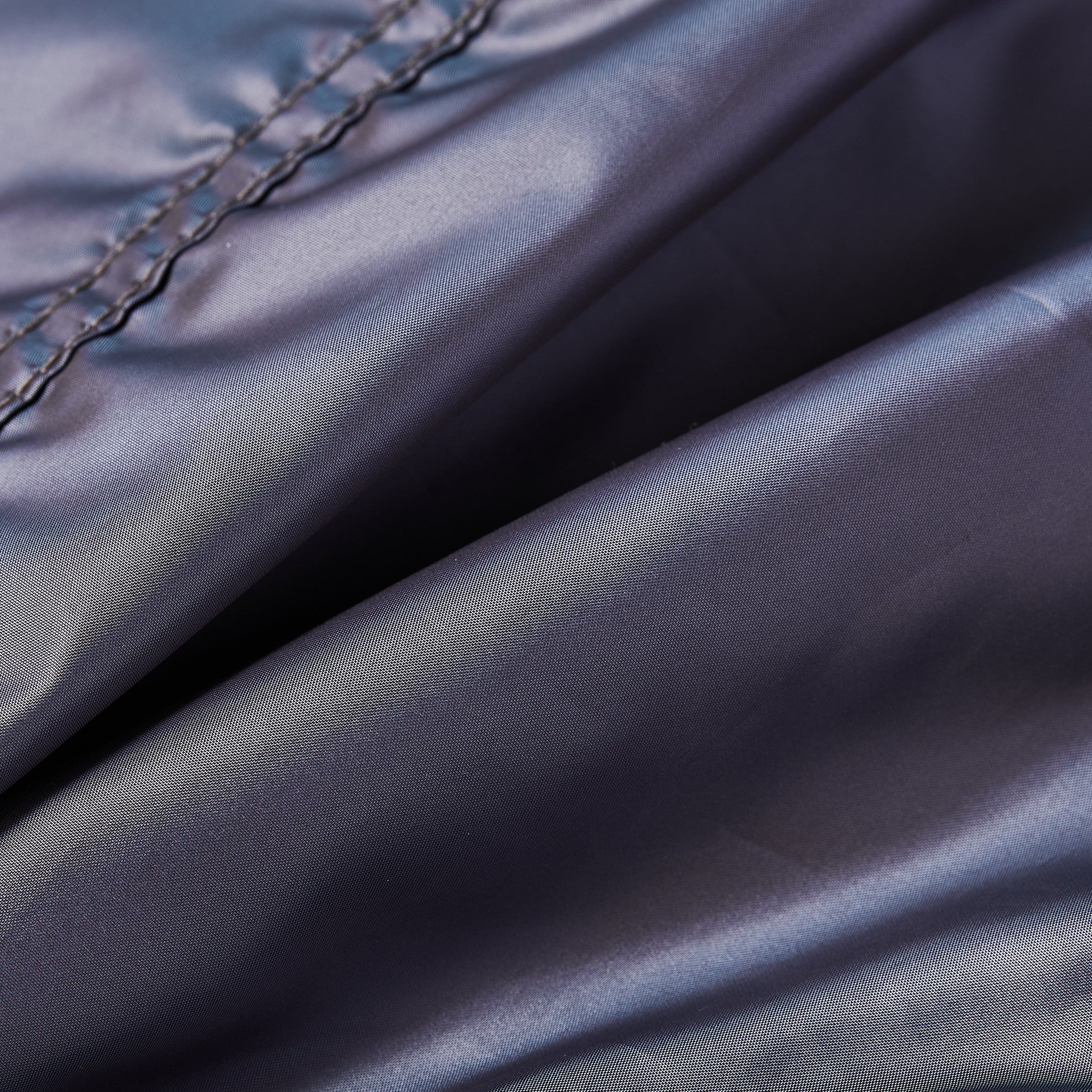 #3103 PTN POST 42 DV : poly taffeta iridescent navy