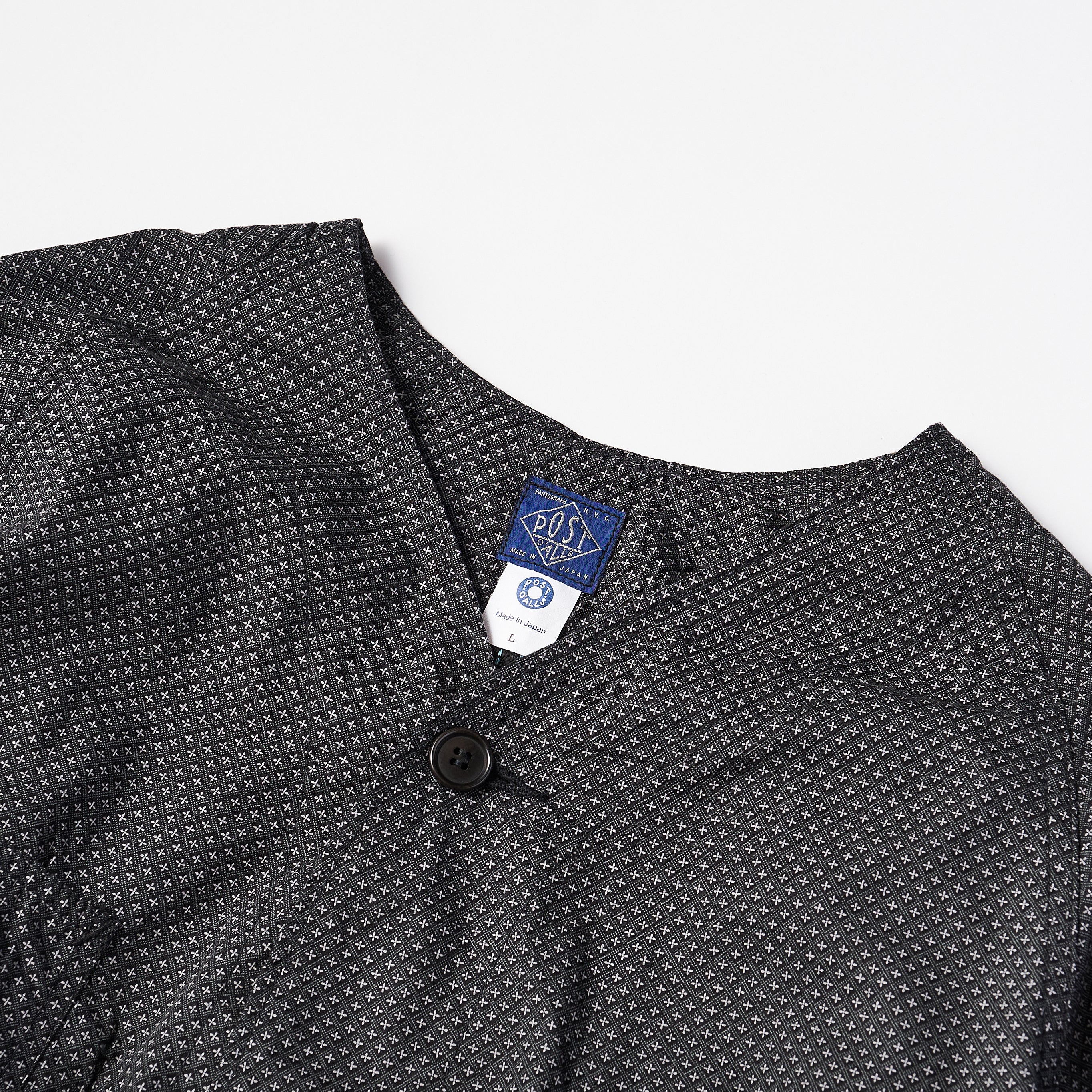 #3103 CP POST 42 DV : crest print grey