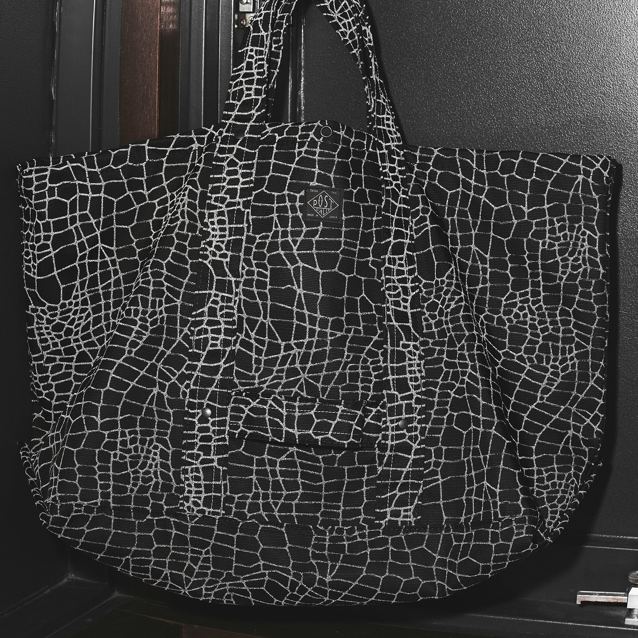 #4204-SW Bell Tote (L) : Spider Web black