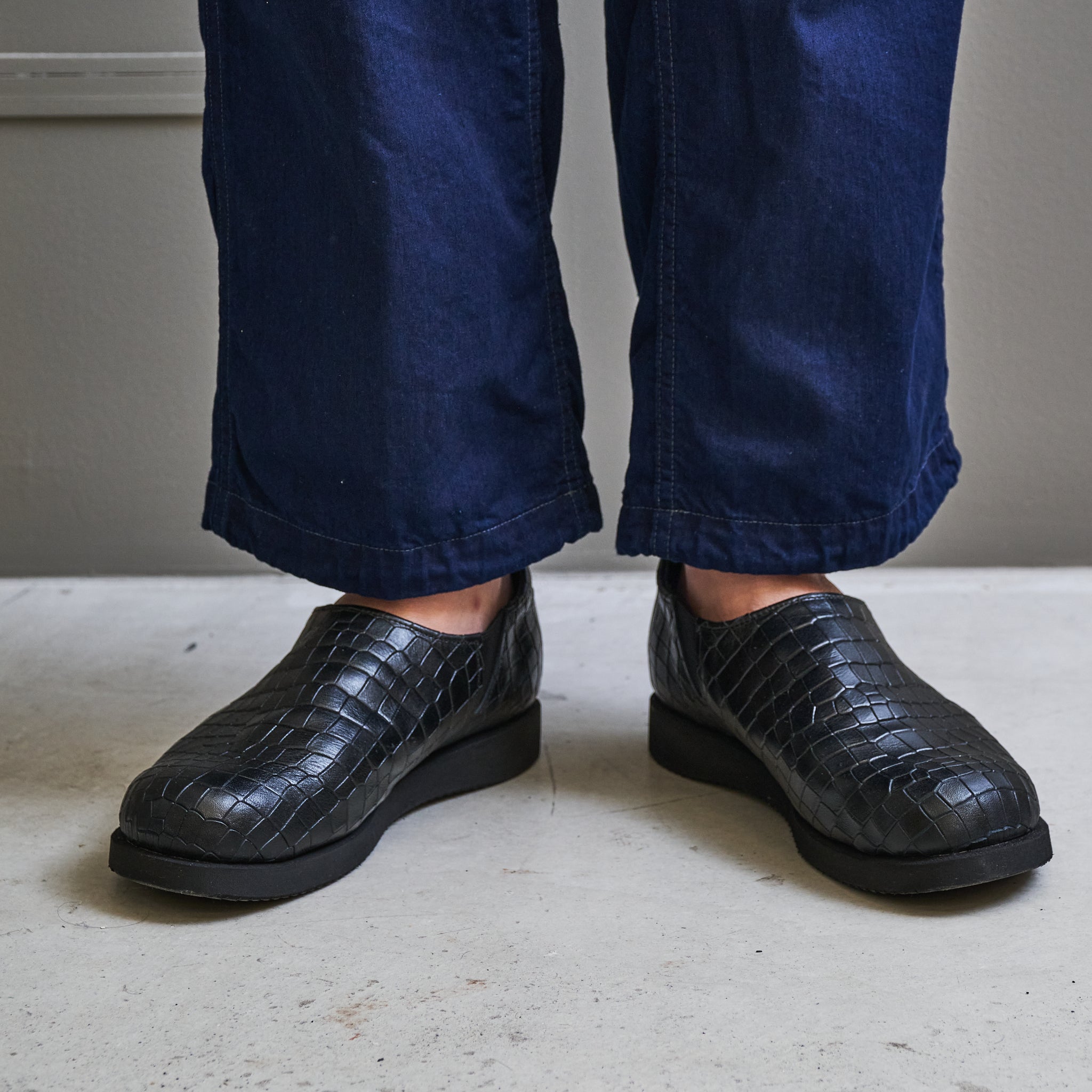 #P2000-SG POST x AMB slip-on : cow suede gray