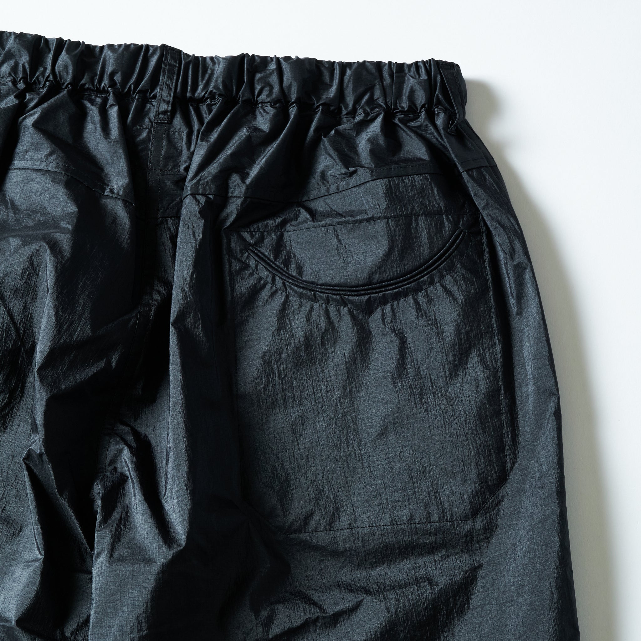 #3319S-MTB E-Z Chinois De Luxe Shorts : metallic taffeta black