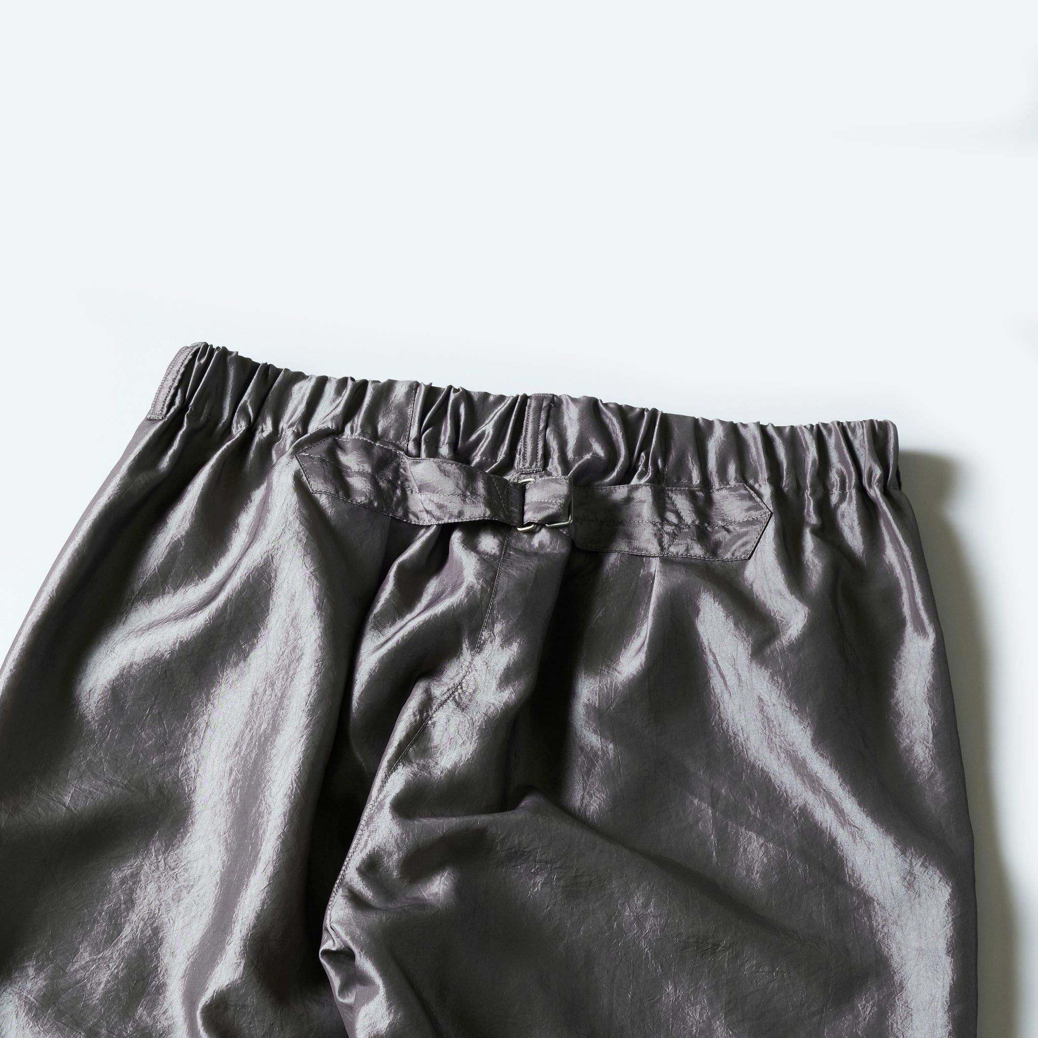 #3315-MTS E-Z Lax 4 : metallic taffeta silver grey