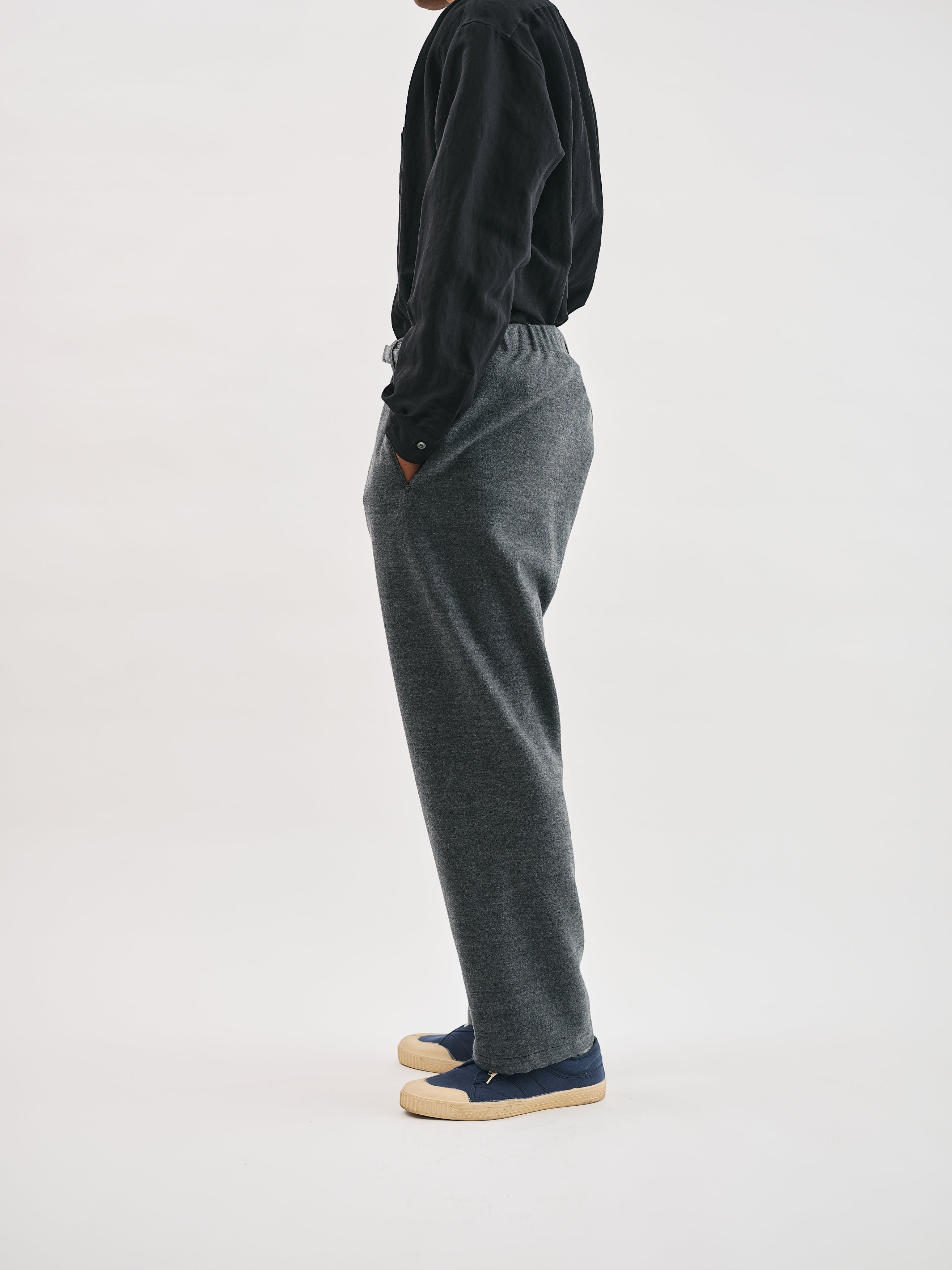 #3307CP-KC POST Coach Pants : knitty charcoal