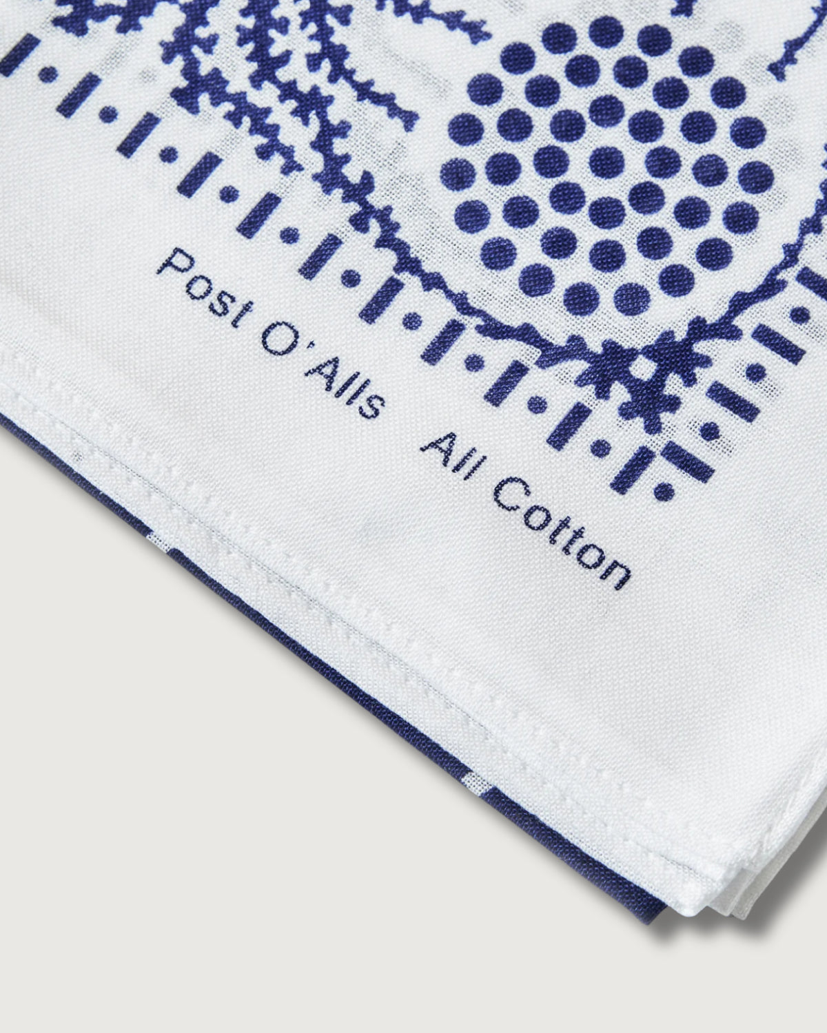 #4001-WN Spider POST Bandana Hankie : spider white/navy 45 x 45